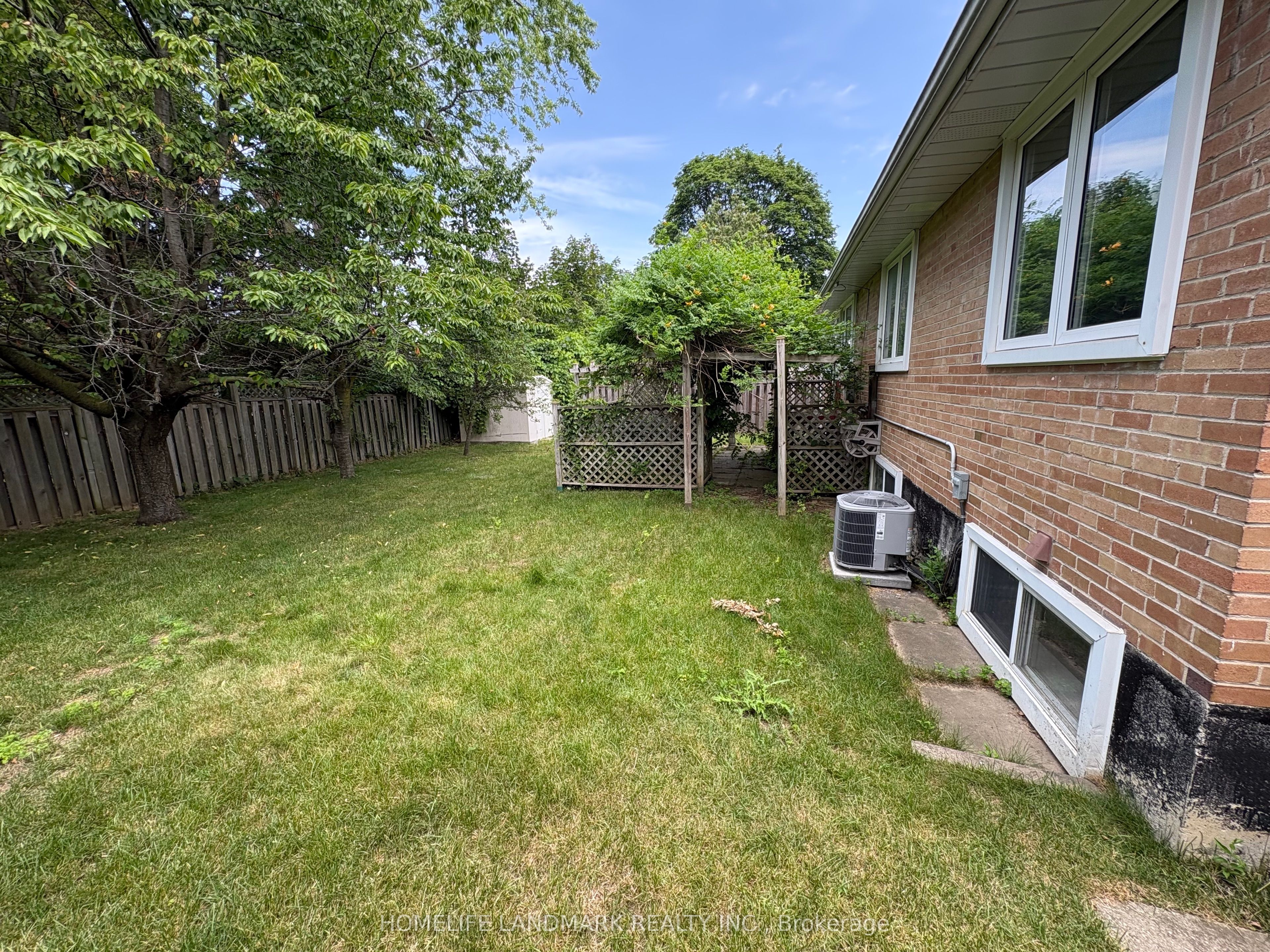 73 Berkinshaw Crescent Property Photo 24