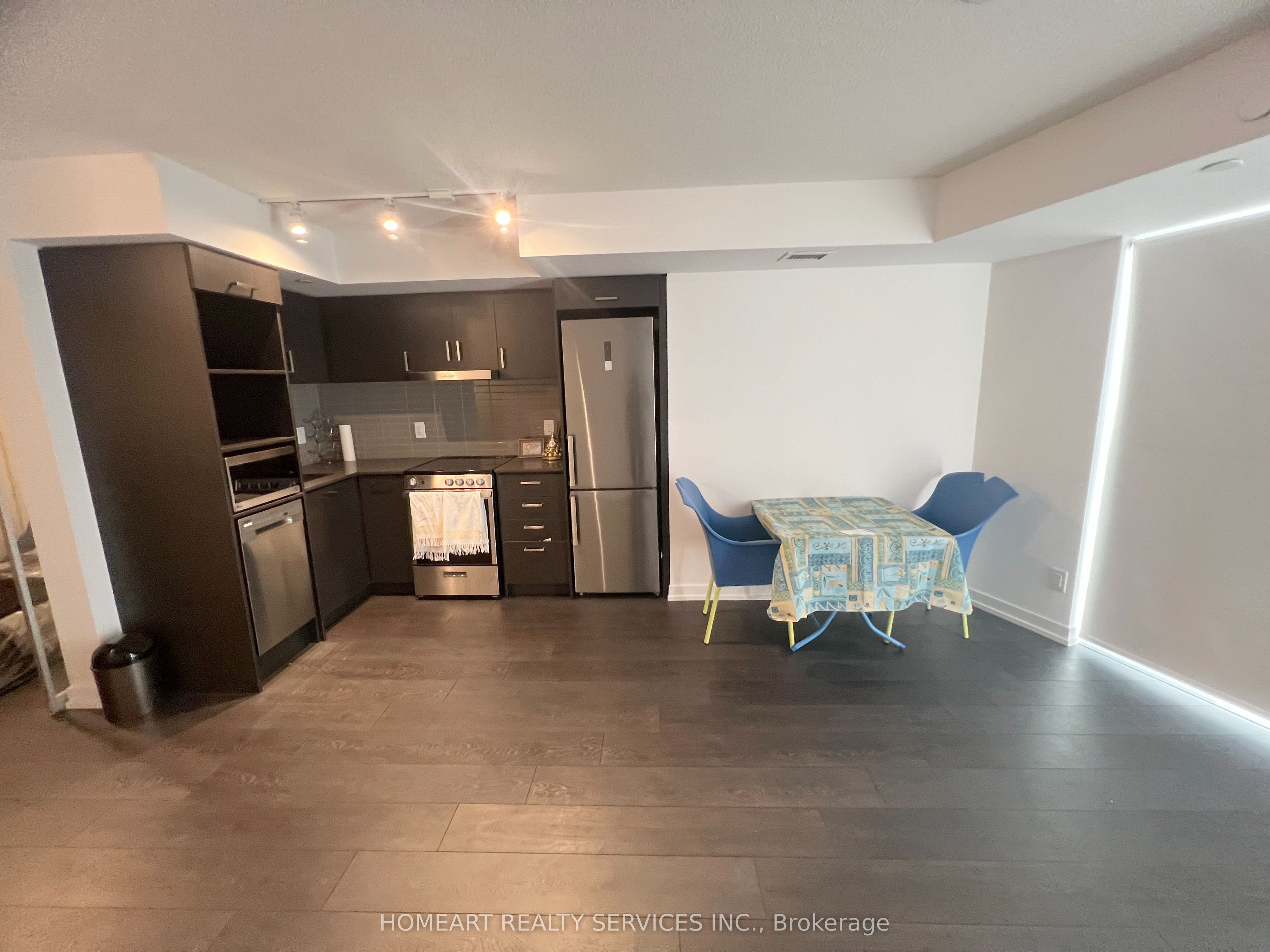 219 Dundas Street E 801 Property Photo 12