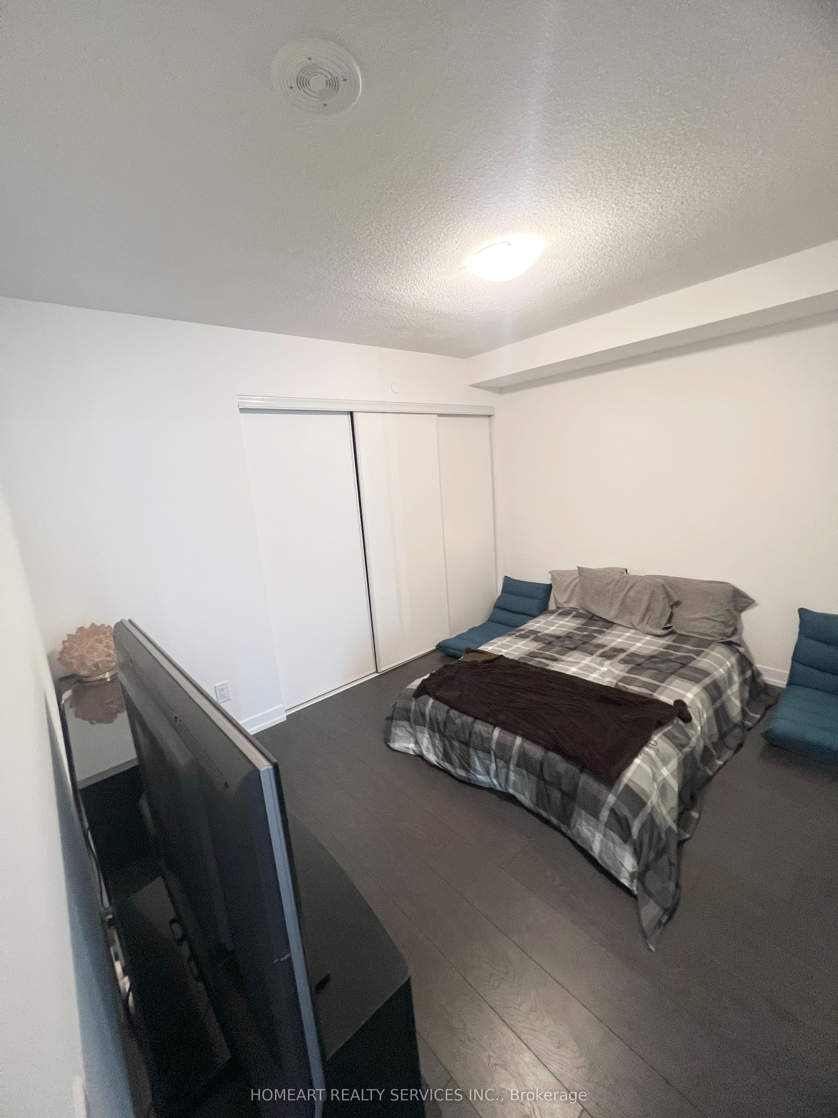 219 Dundas Street E 801 Property Photo 16