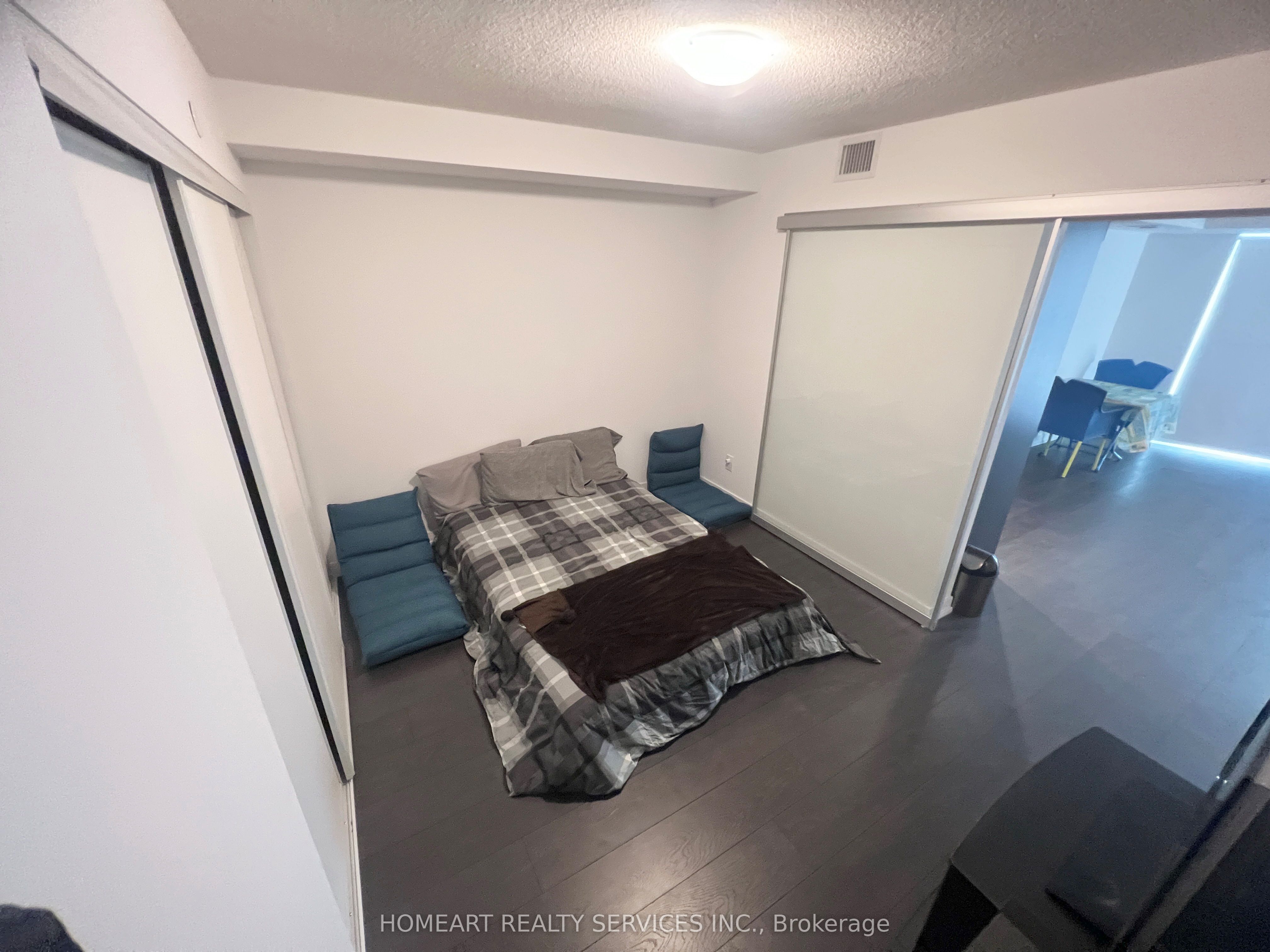 219 Dundas Street E 801 Property Photo 17