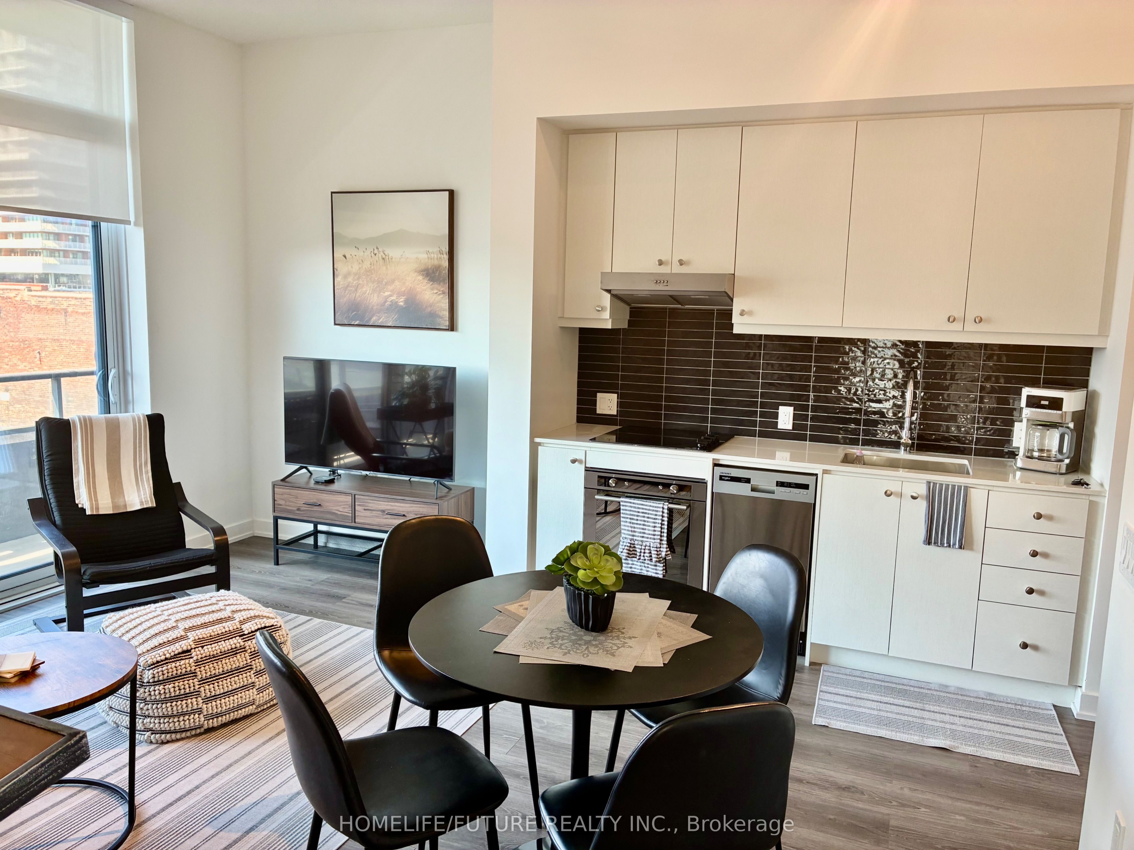 9 Tecumseth Street 610 Property Photo 6