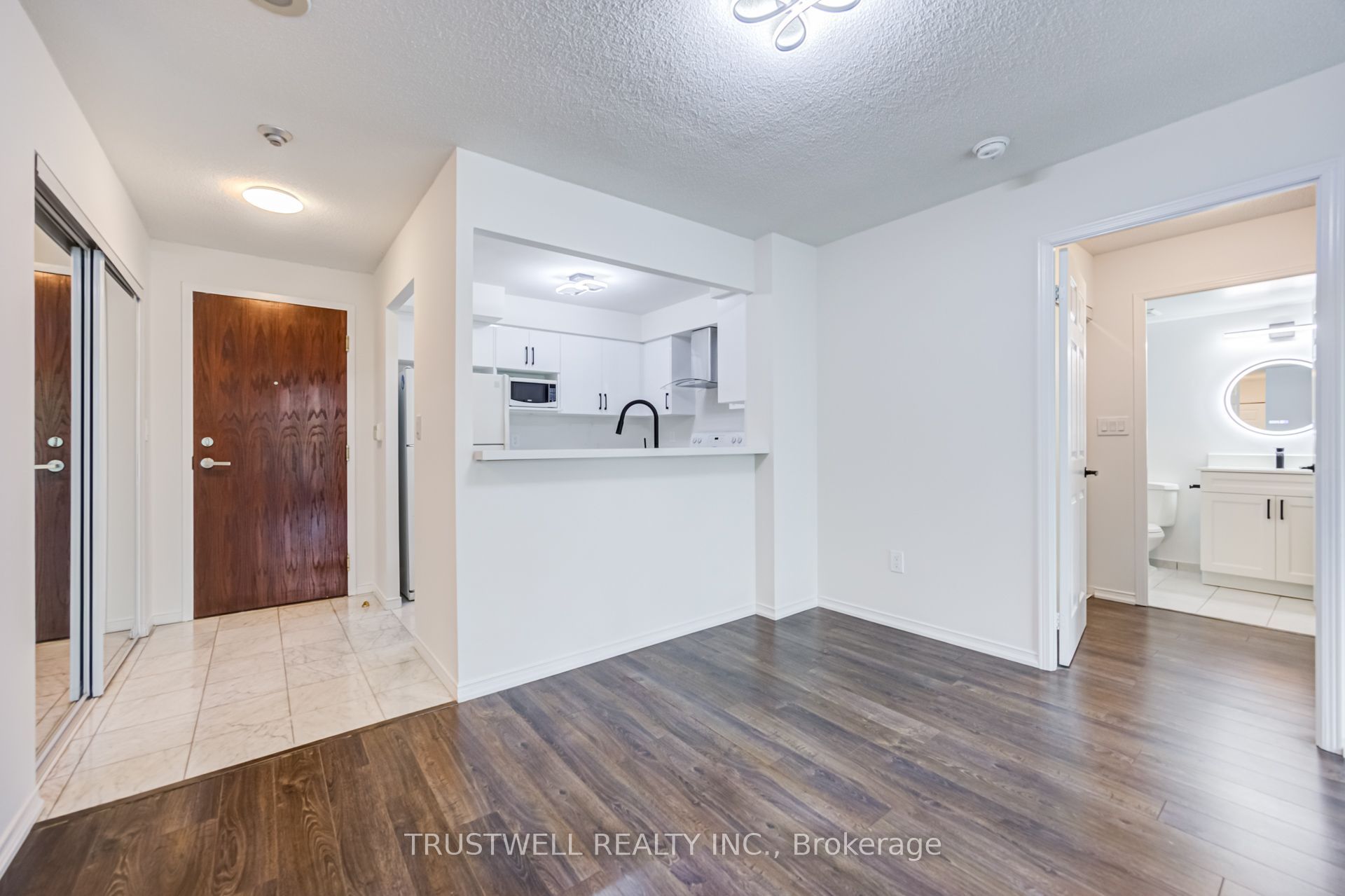39 Pemberton Avenue 401 Property Photo 14