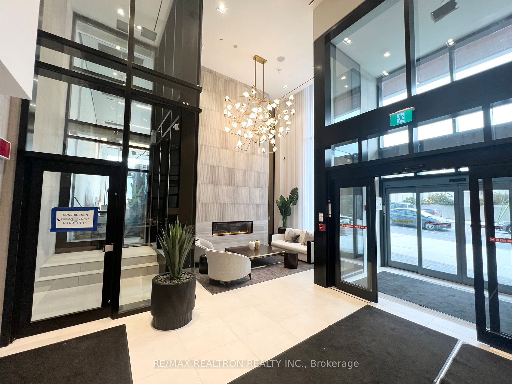 2020 Bathurst Street 207 Property Photo 3