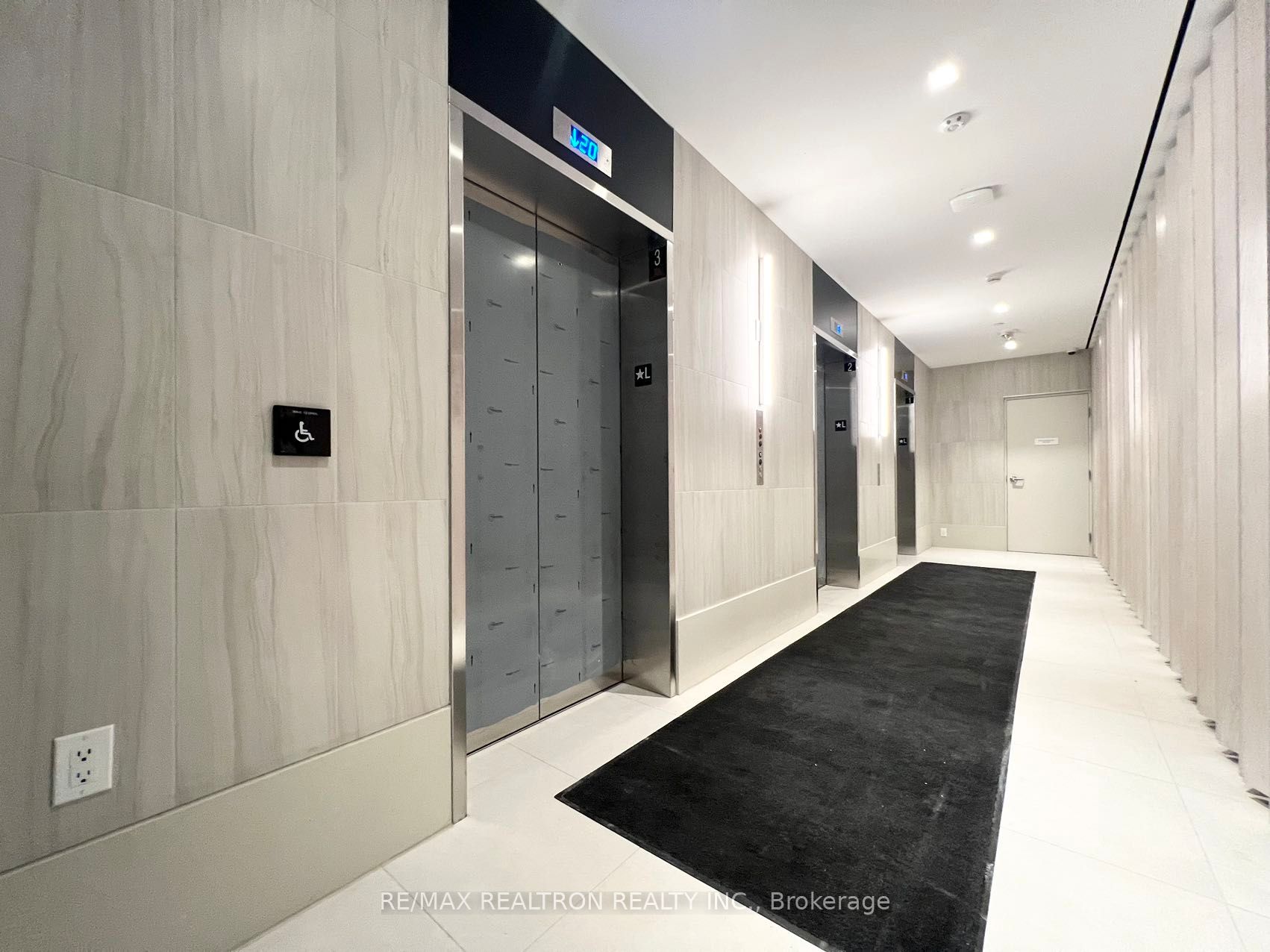 2020 Bathurst Street 207 Property Photo 5