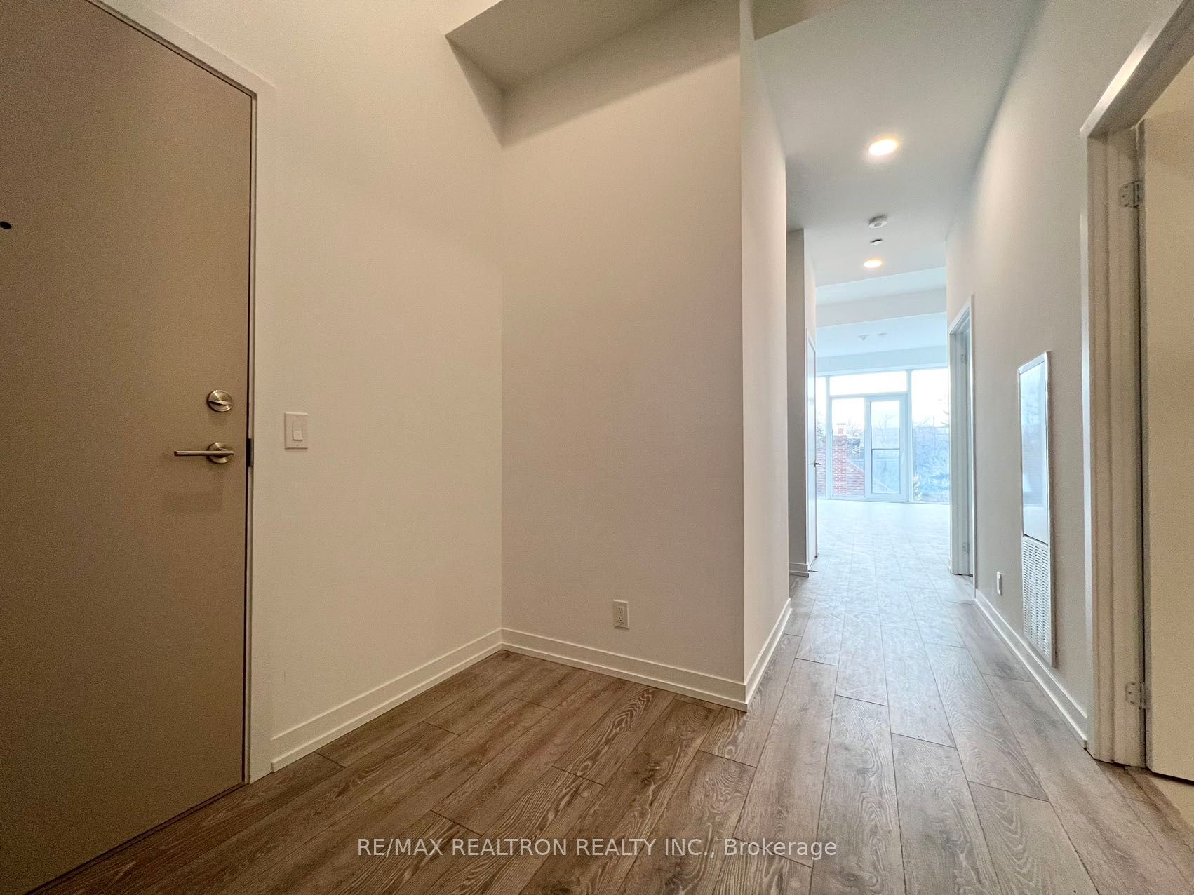 2020 Bathurst Street 207 Property Photo 7