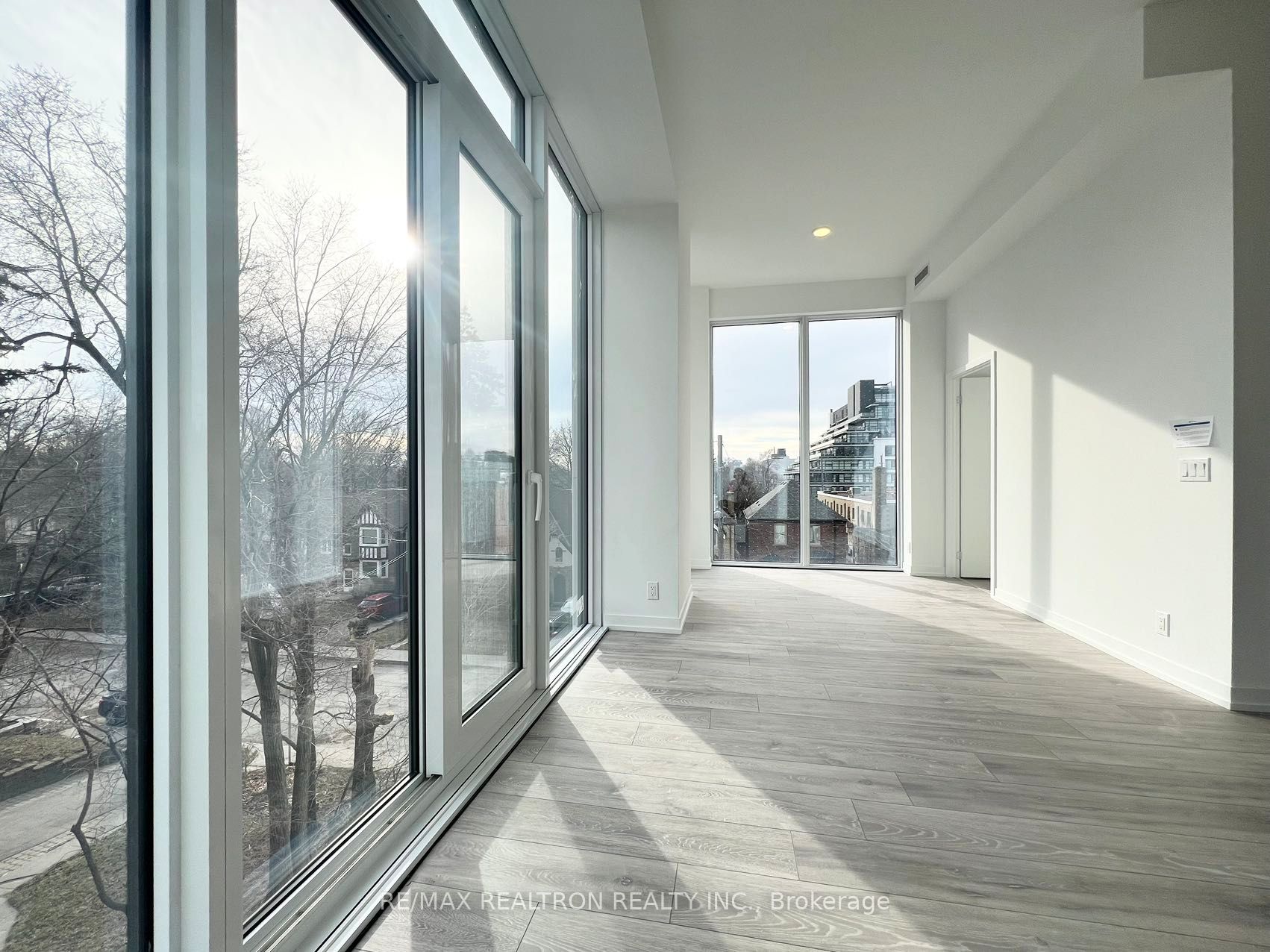 2020 Bathurst Street 207 Property Photo 10