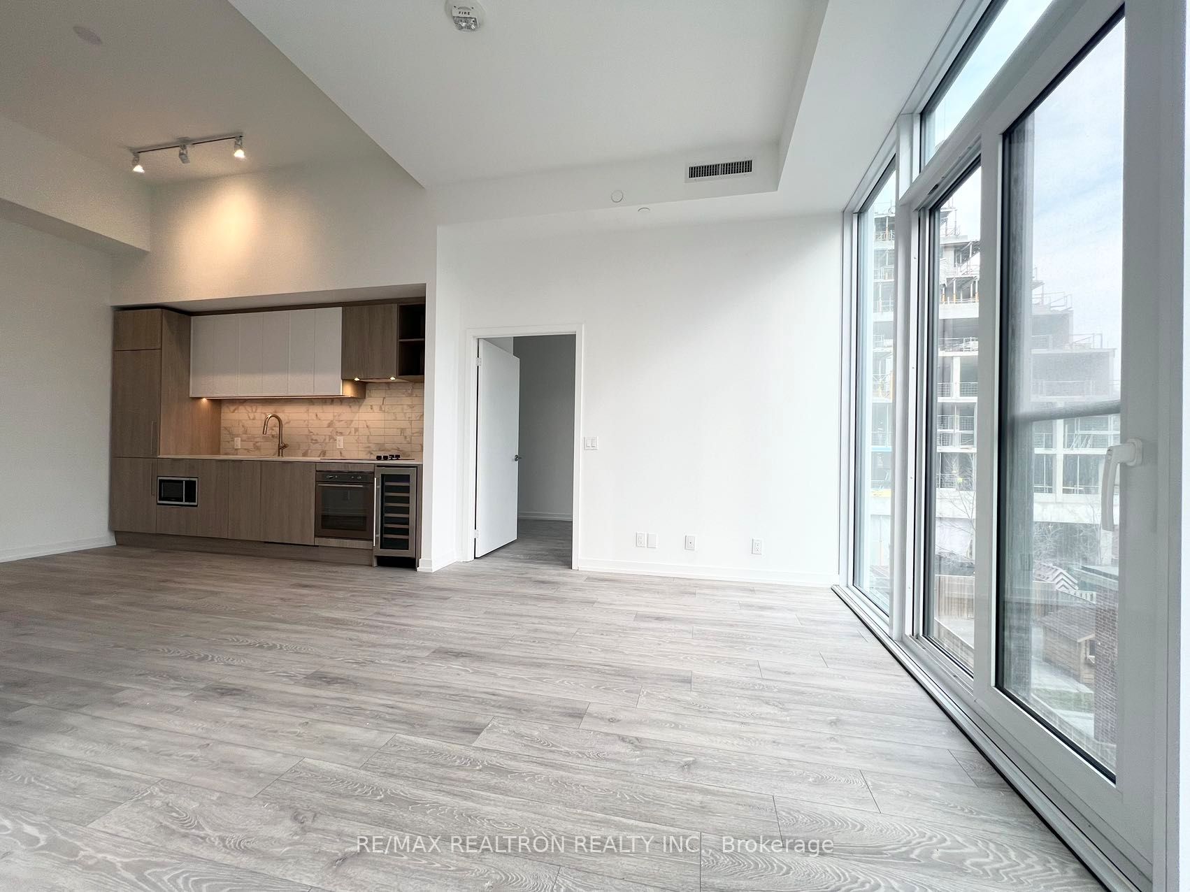 2020 Bathurst Street 207 Property Photo 19