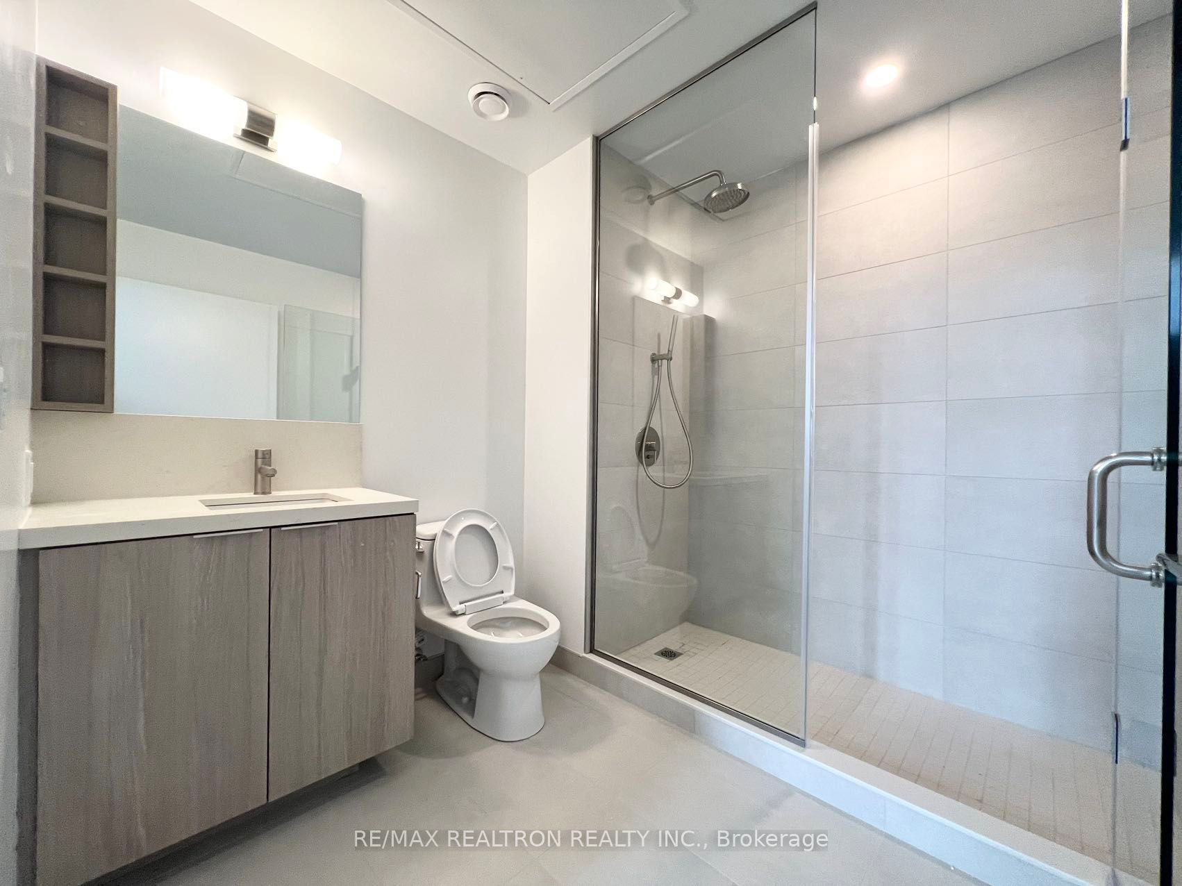2020 Bathurst Street 207 Property Photo 22