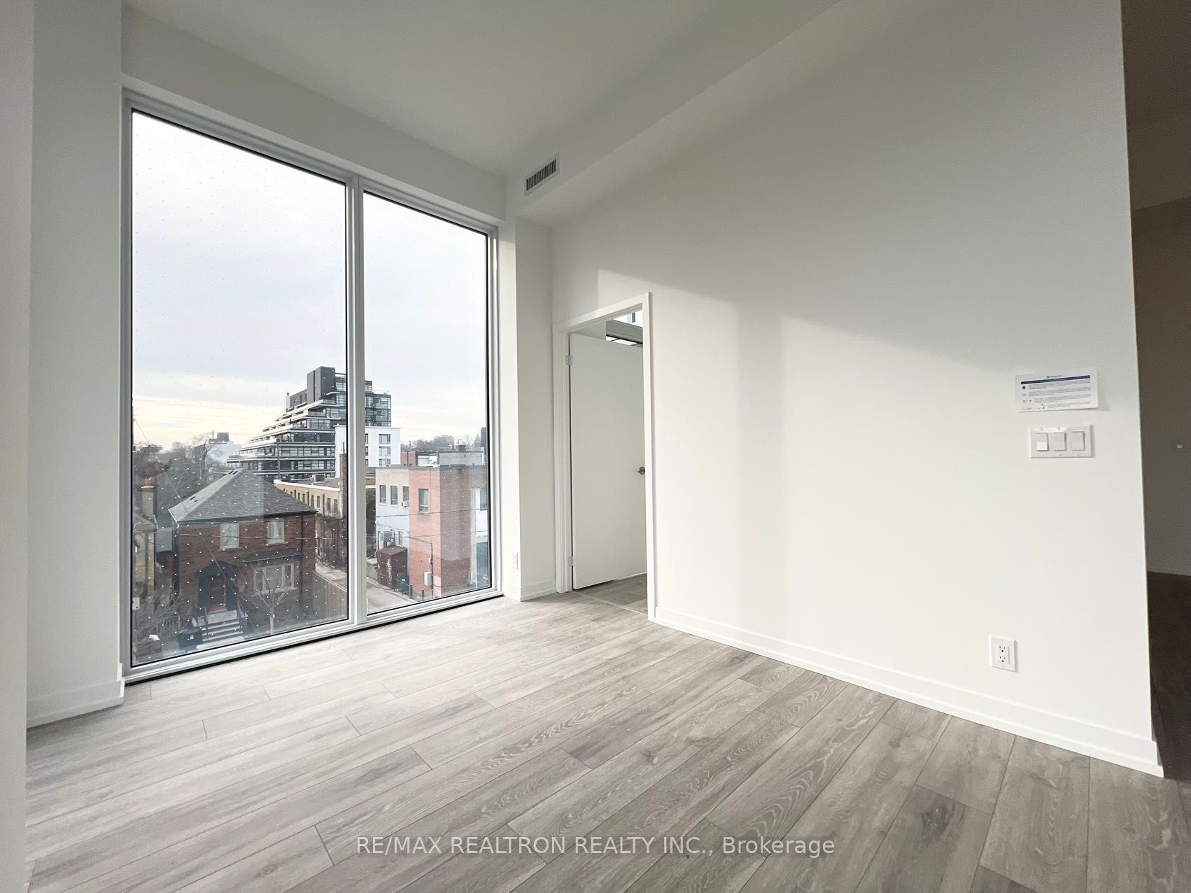 2020 Bathurst Street 207 Property Photo 25