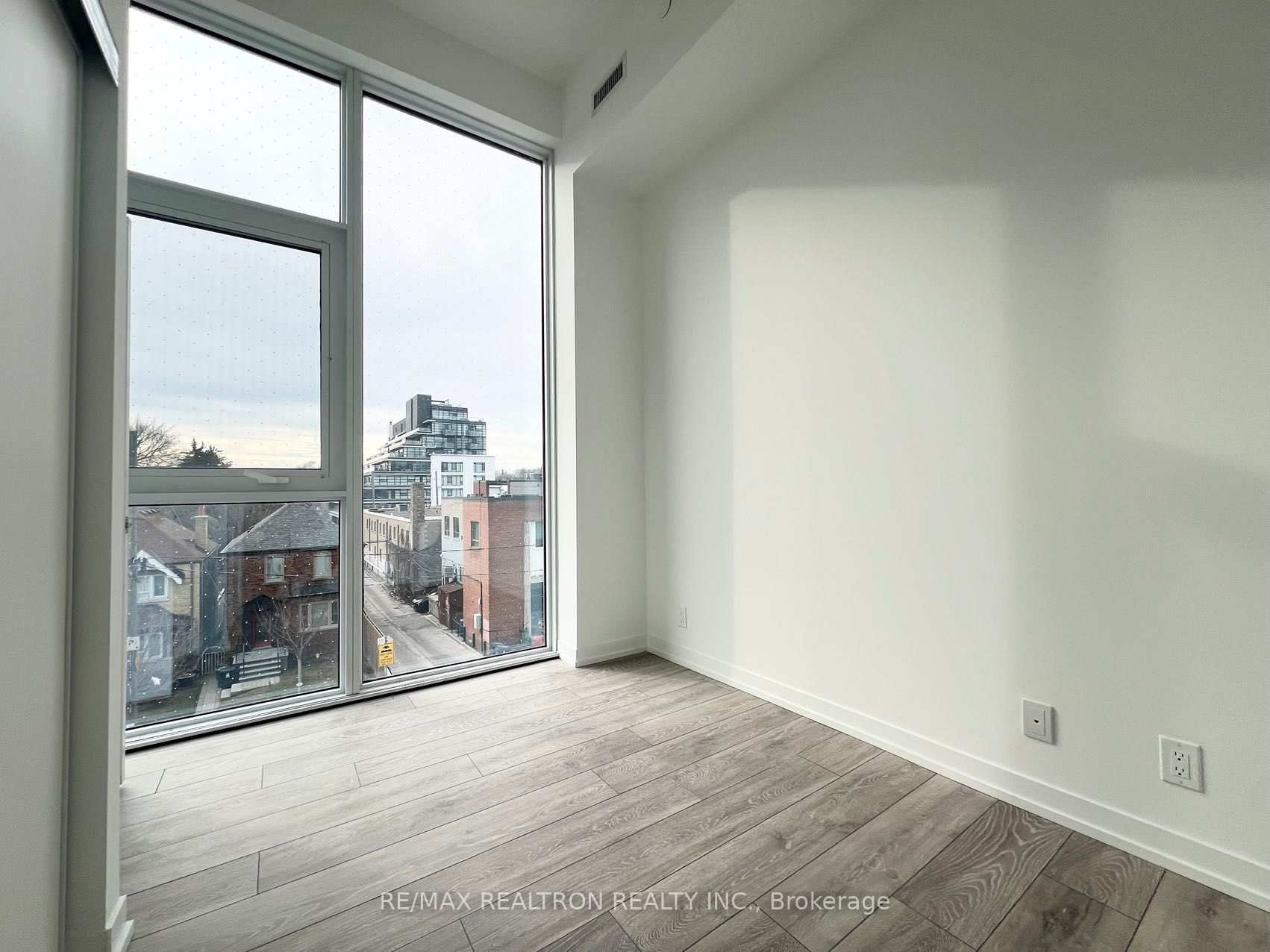 2020 Bathurst Street 207 Property Photo 26