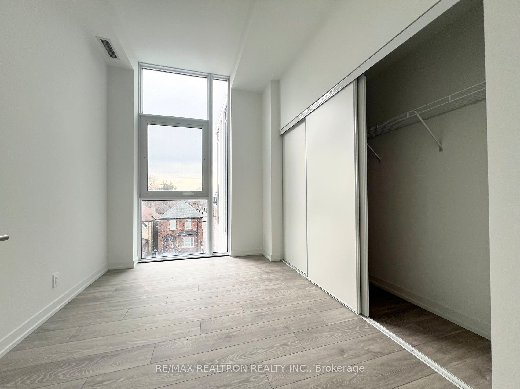 2020 Bathurst Street 207 Property Photo 30