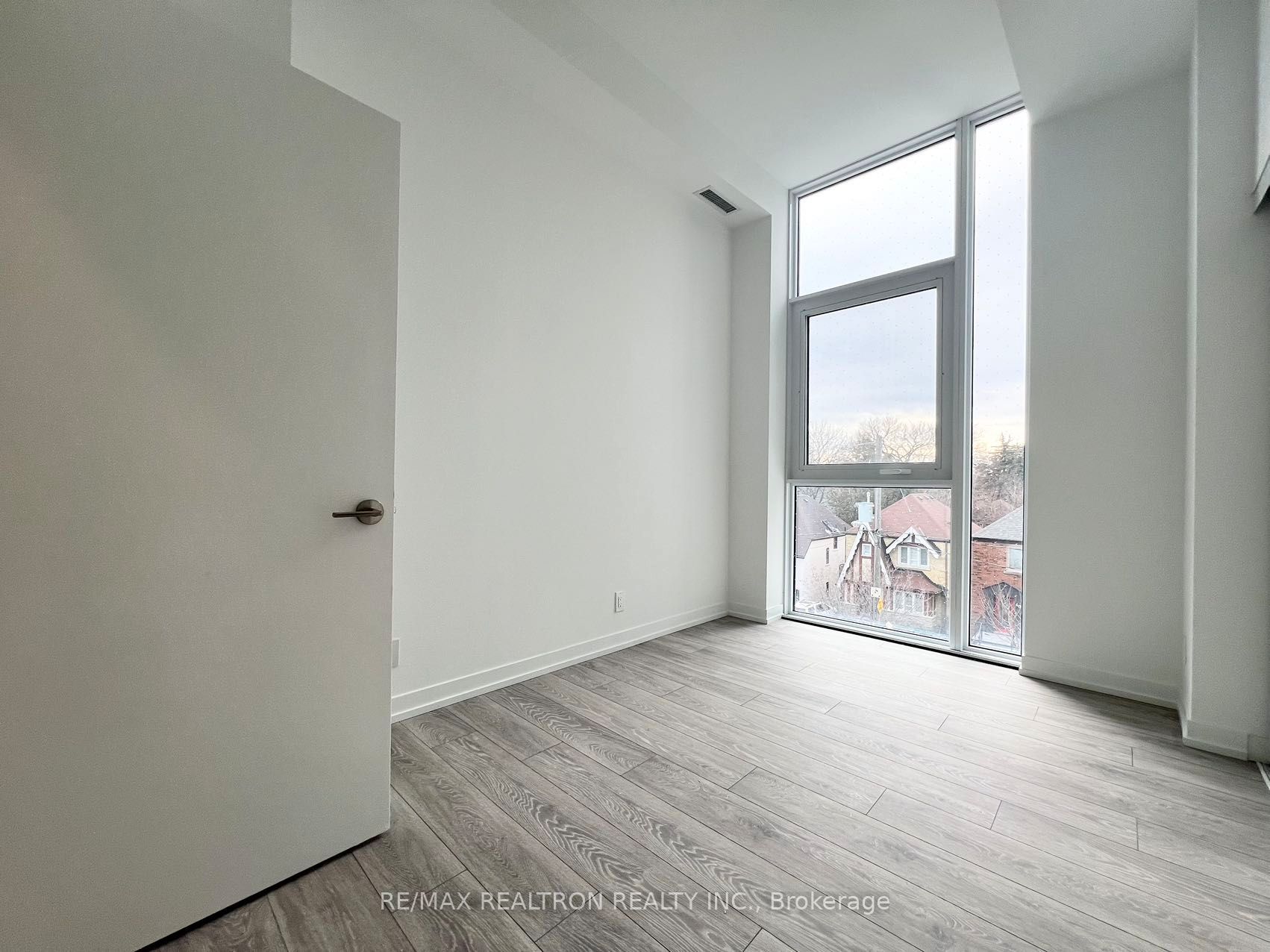 2020 Bathurst Street 207 Property Photo 31