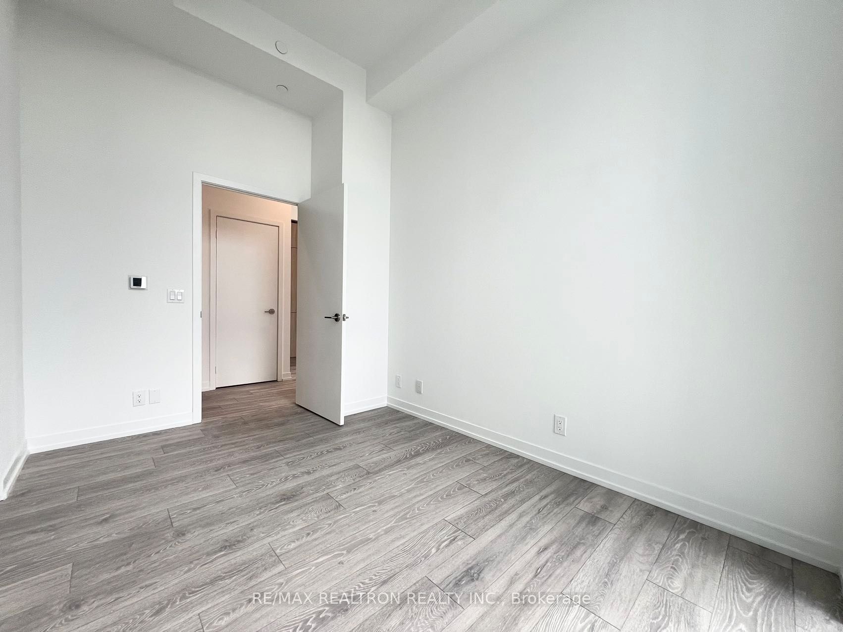 2020 Bathurst Street 207 Property Photo 32