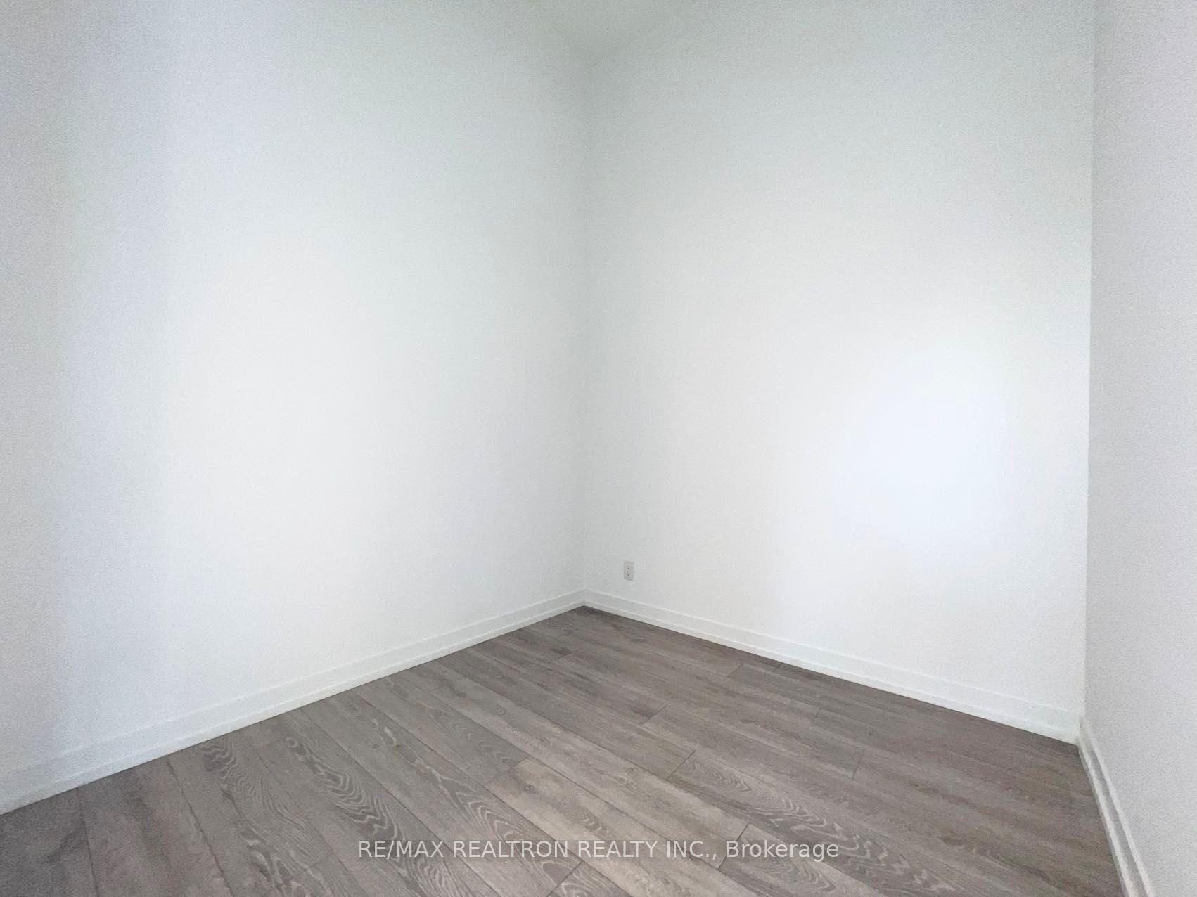 2020 Bathurst Street 207 Property Photo 34
