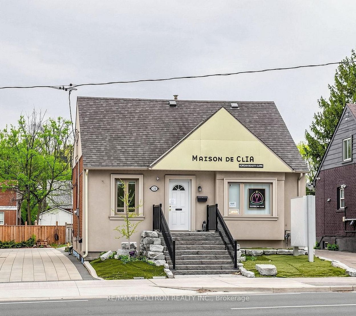 99 Sheppard Avenue E