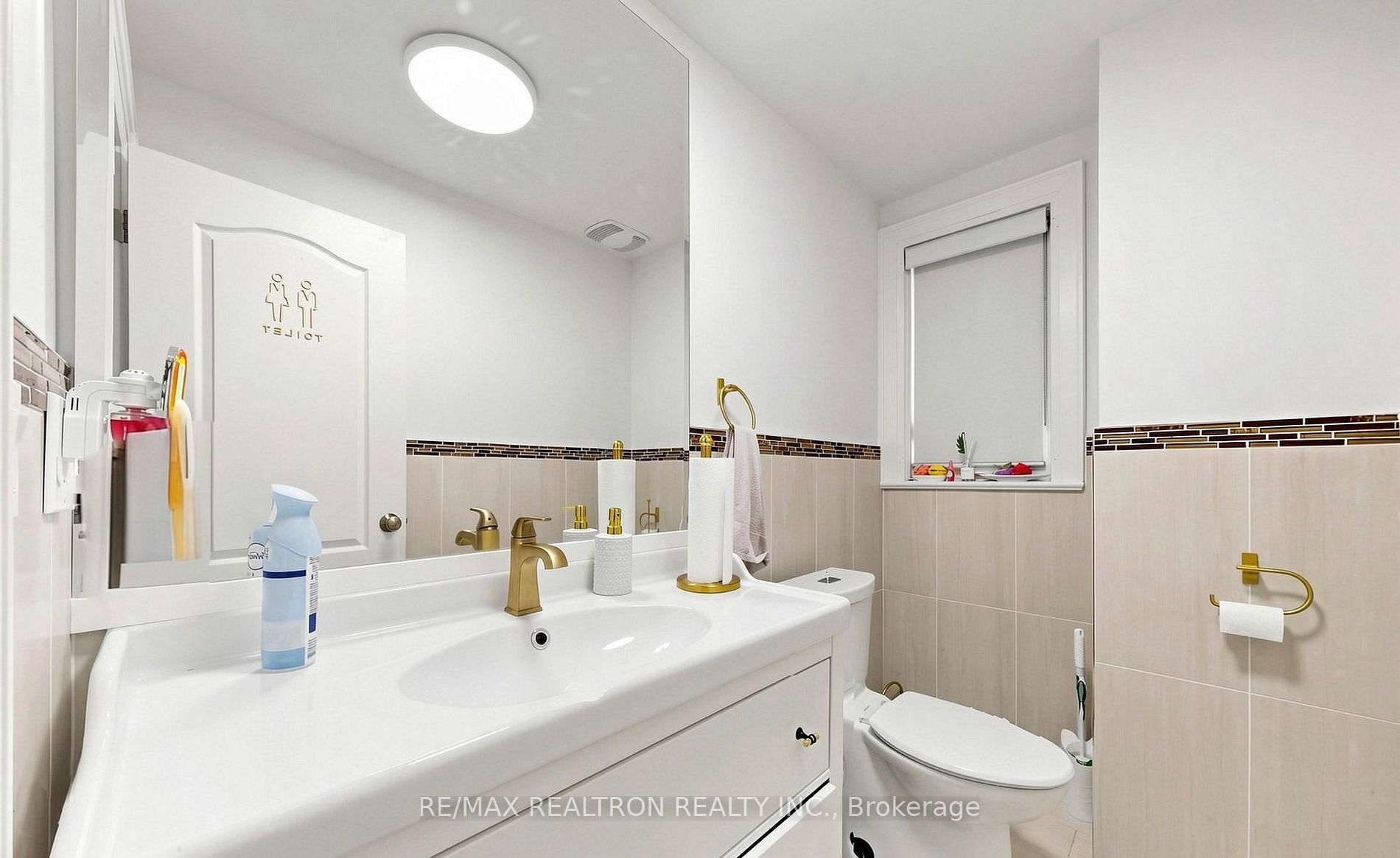 99 Sheppard Avenue E Property Photo 4
