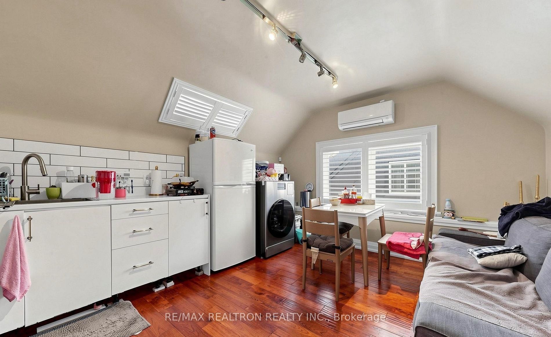 99 Sheppard Avenue E Property Photo 7