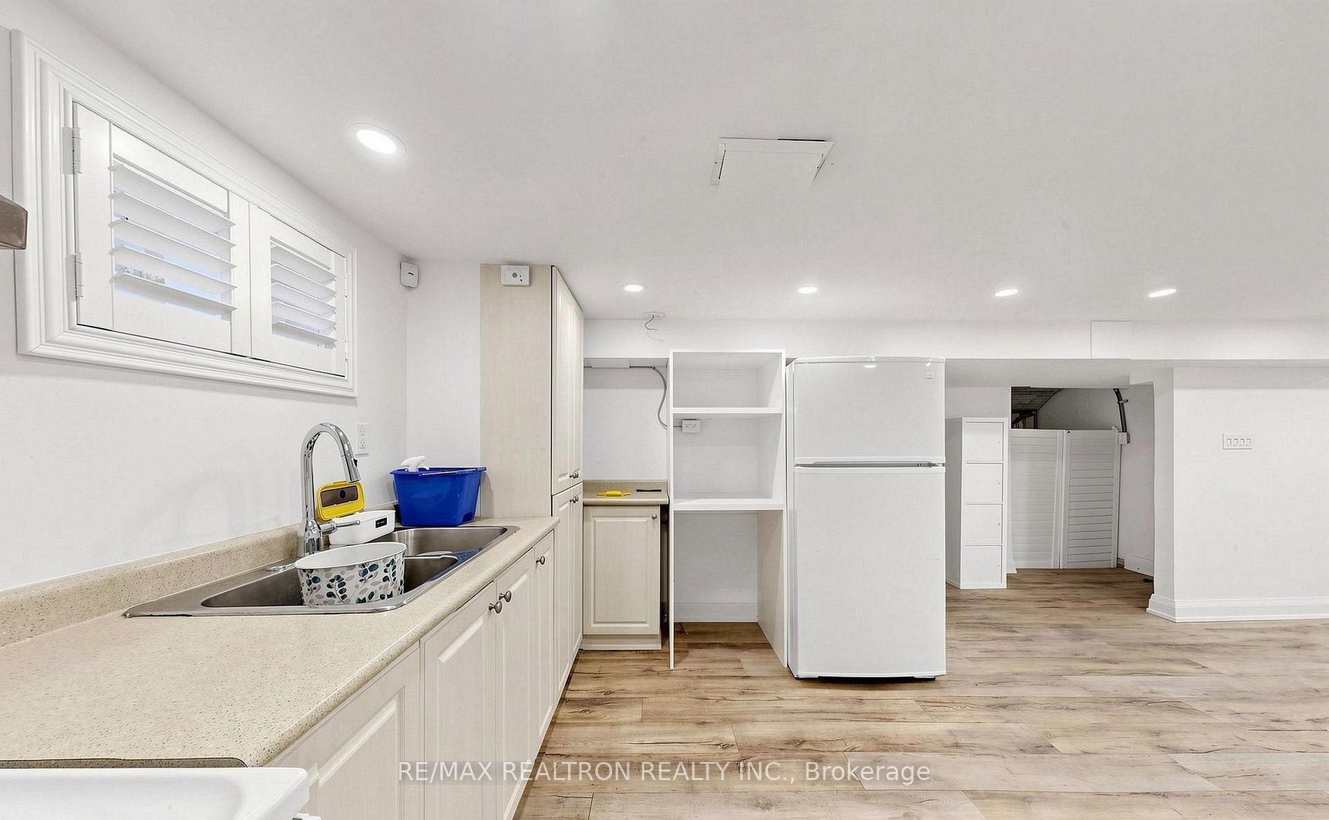 99 Sheppard Avenue E Property Photo 16