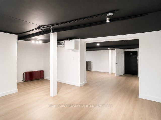 633 Queen Street W Property Photo 3