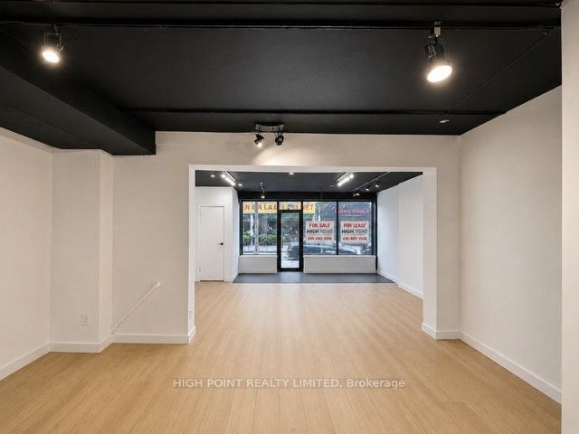 633 Queen Street W Property Photo 9
