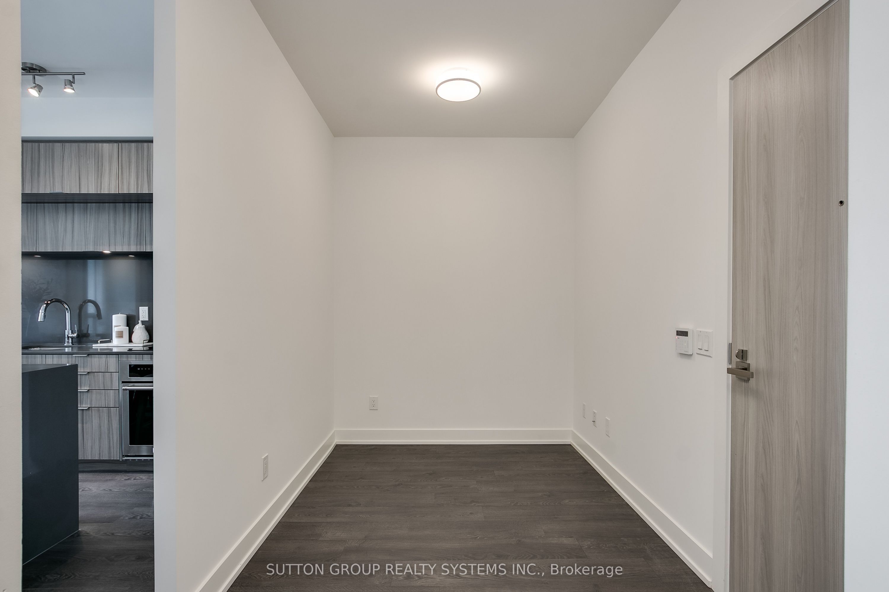 80 Vanauley Street 910 Property Photo 12