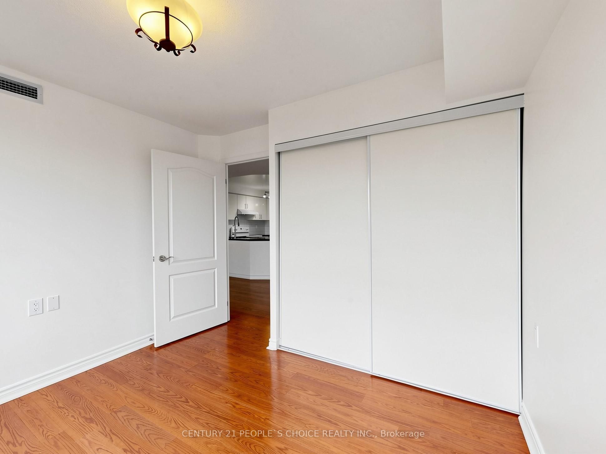 935 Sheppard Avenue W 603 Property Photo 32