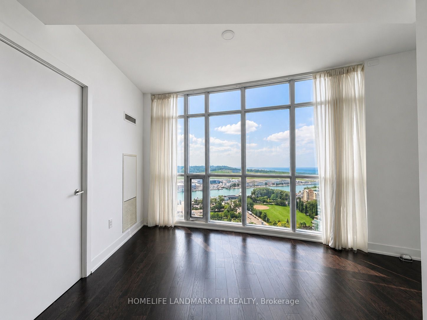 38 Dan Leckie Way 3101 Property Photo 8