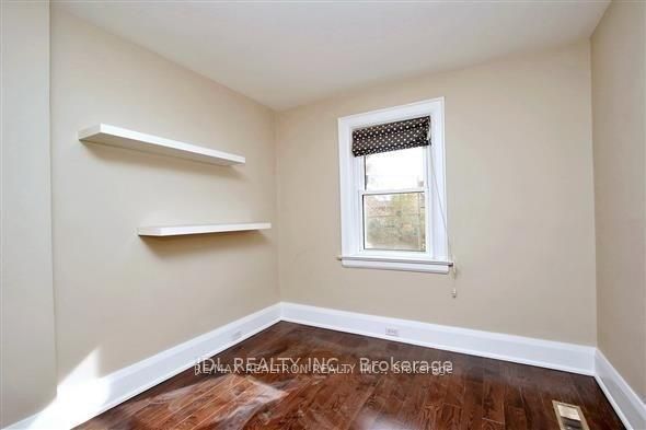 23 Bowood Avenue Property Photo 12