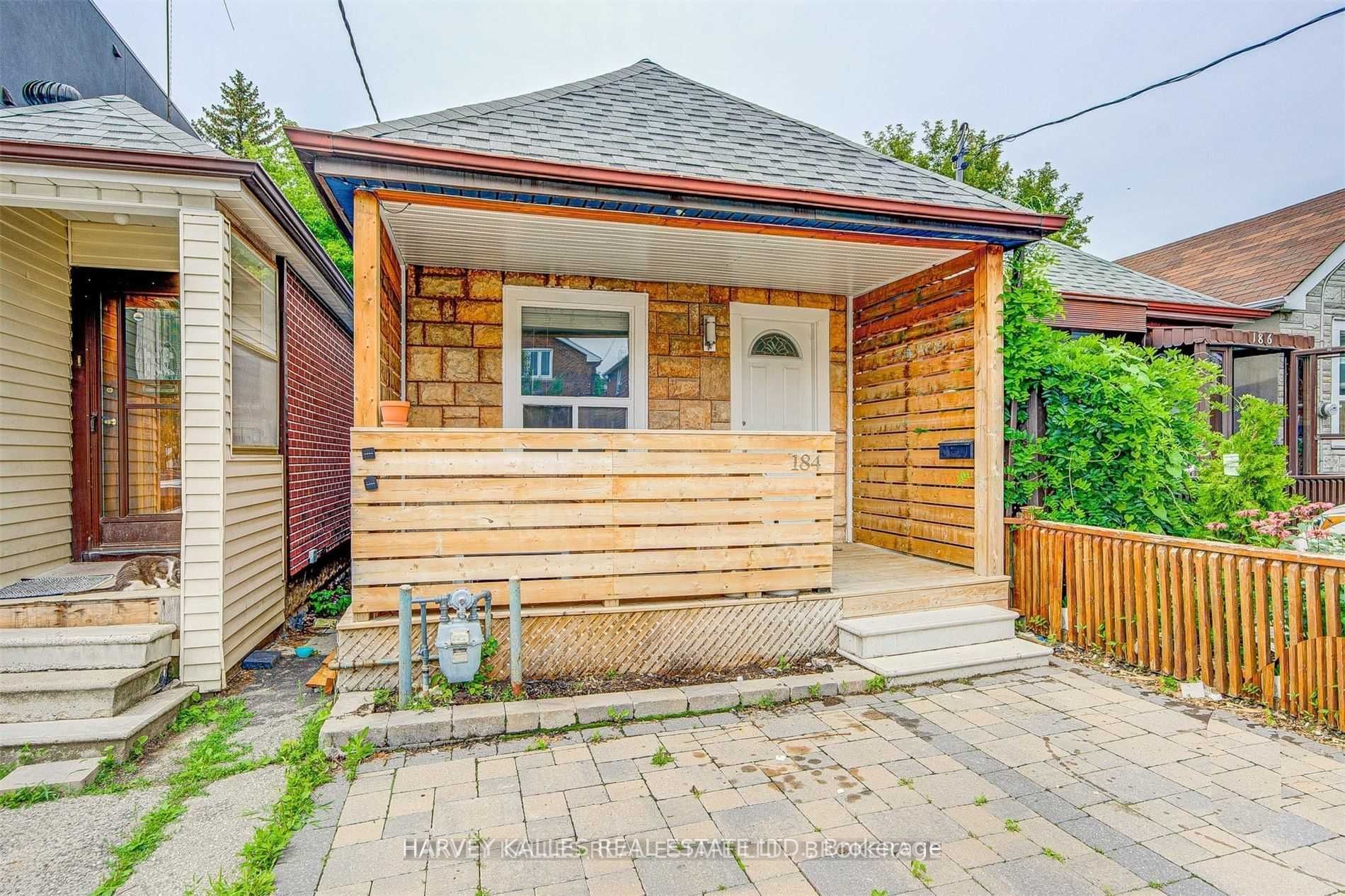 184 Cedric Avenue Lower Property Photo 2