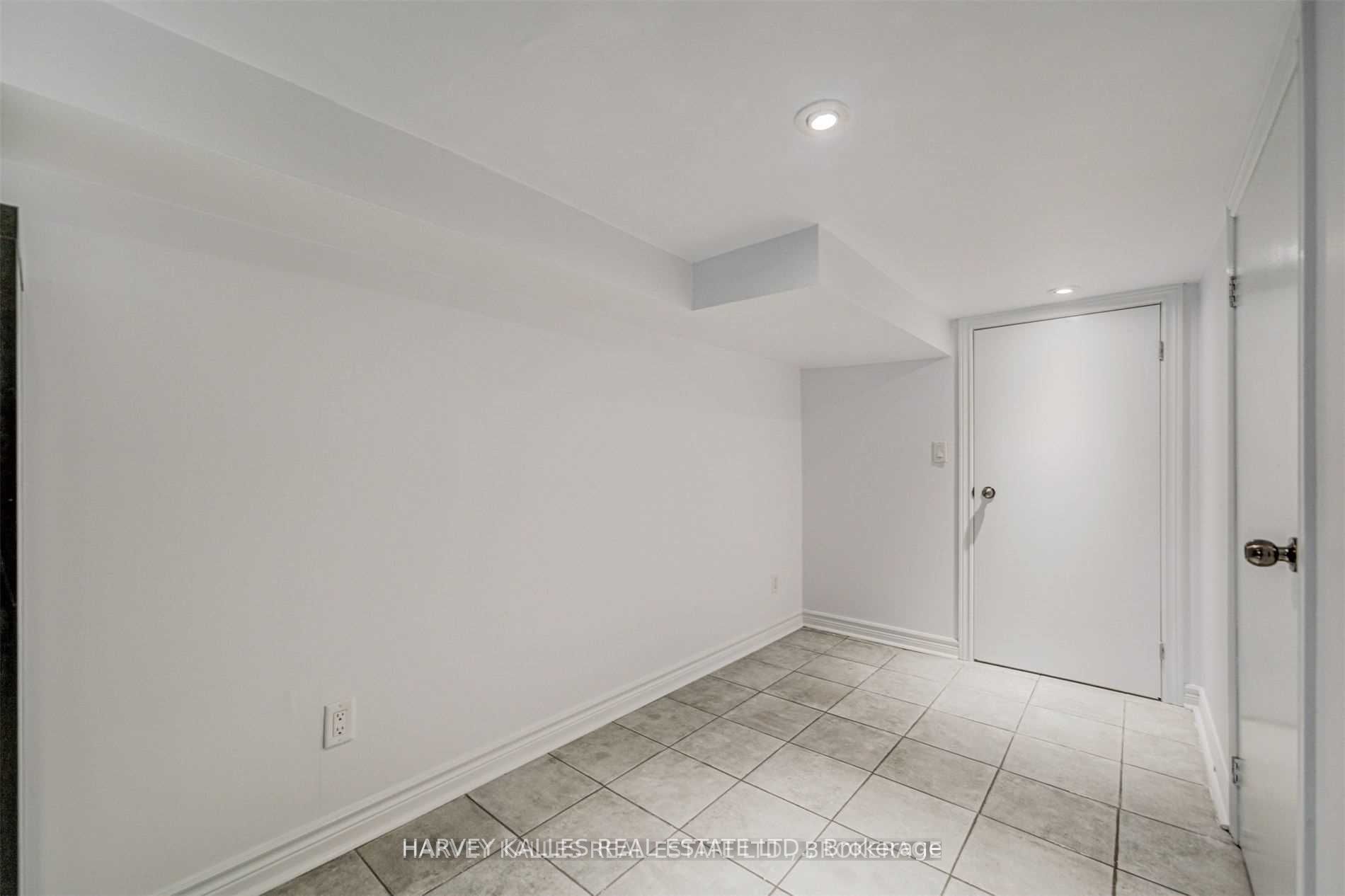 184 Cedric Avenue Lower Property Photo 8