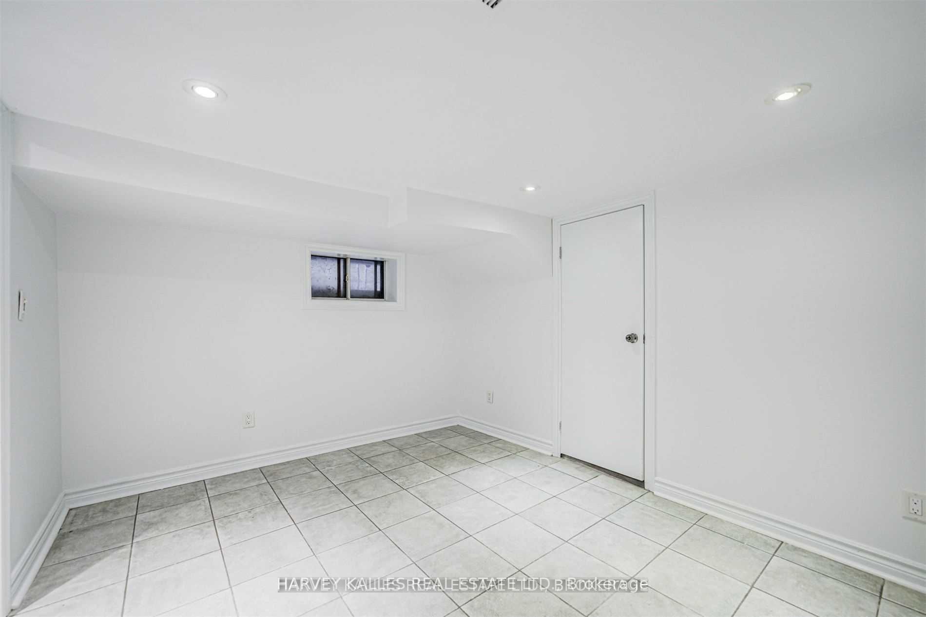 184 Cedric Avenue Lower Property Photo 12