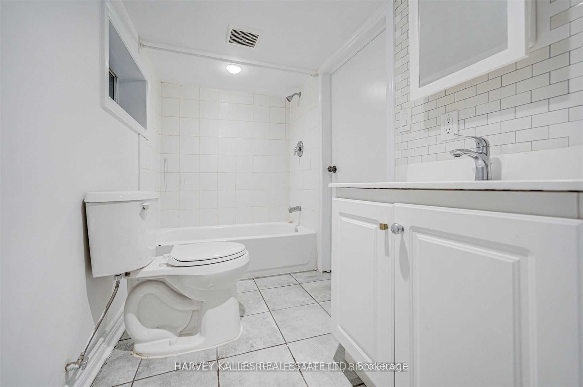 184 Cedric Avenue Lower Property Photo 15