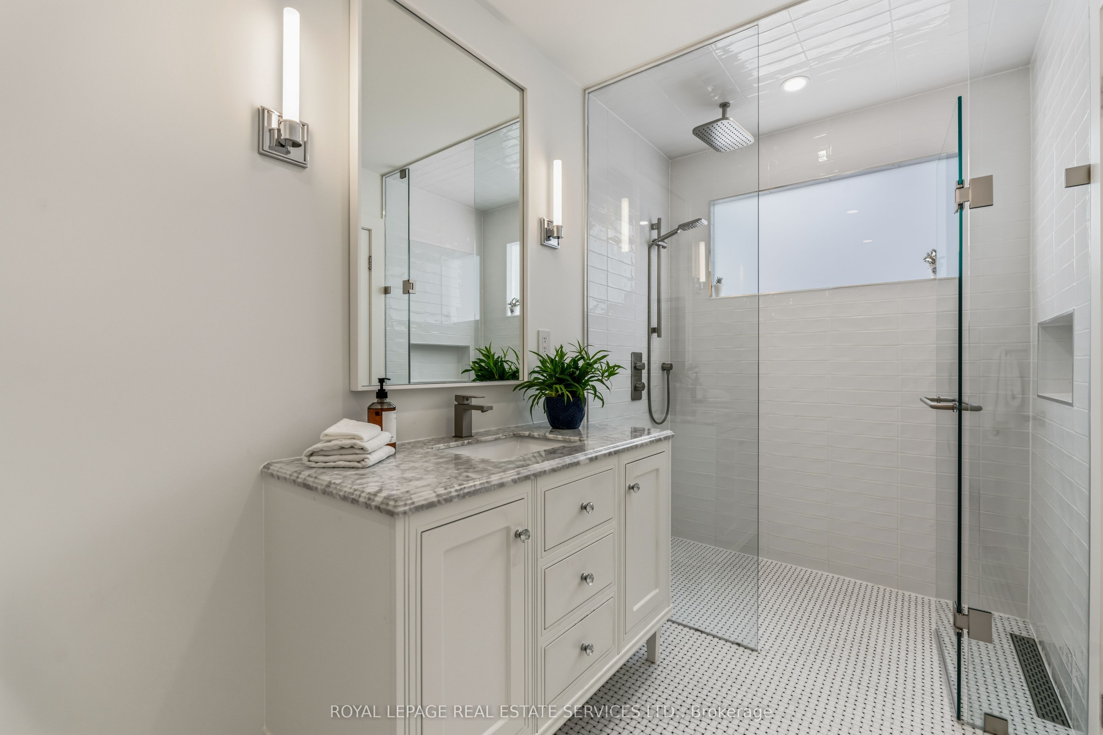 7 Bowman Street Property Photo 28