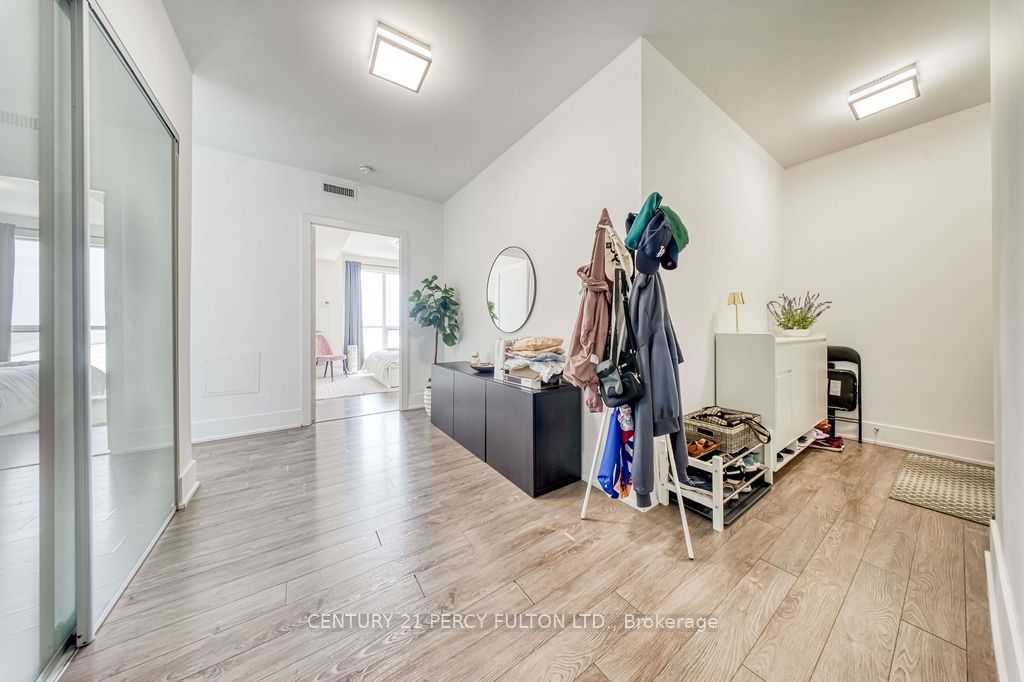 300 Front Street W 2811 Property Photo 7