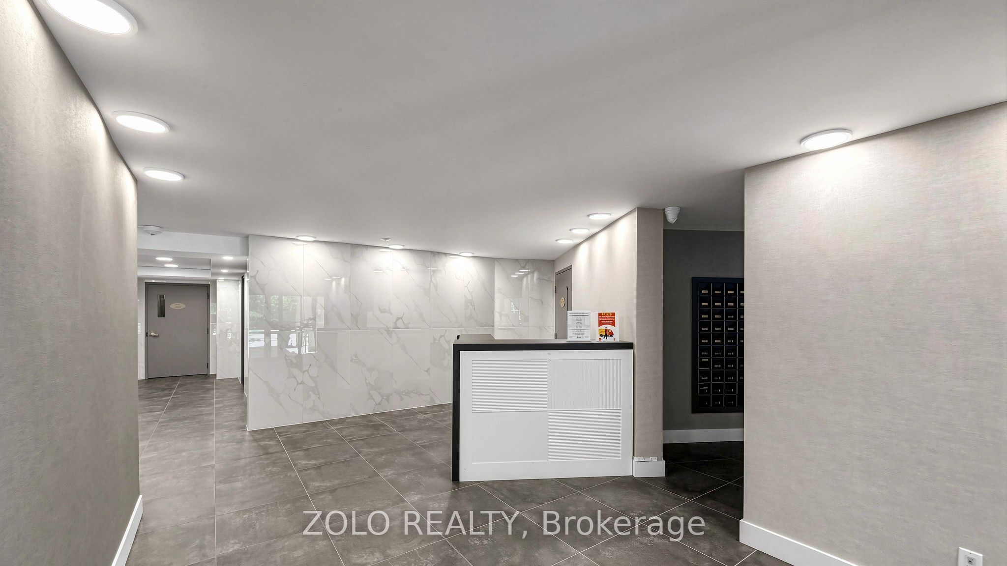 20 Edgecliff Golfway 915 Property Photo 3