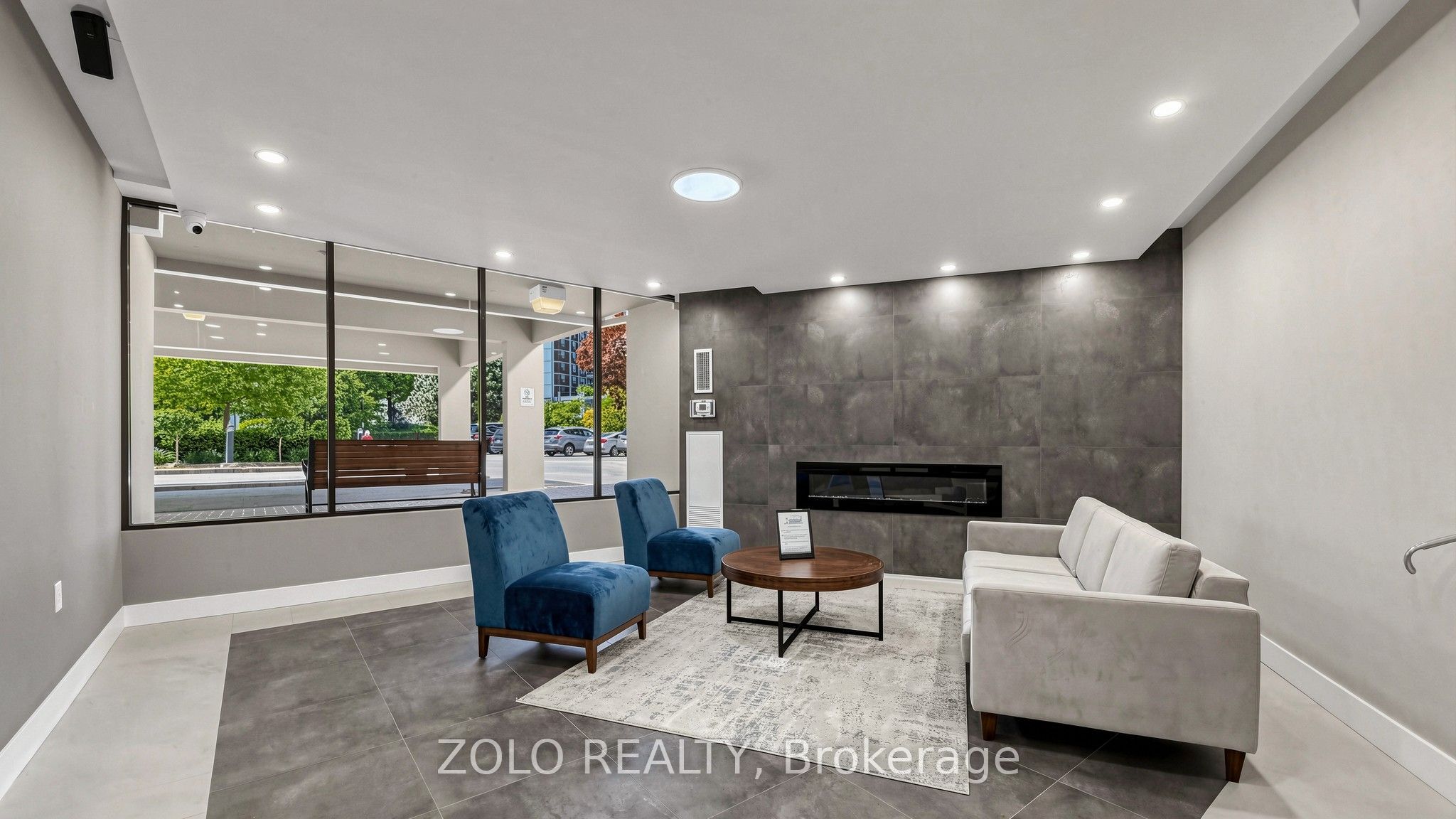 20 Edgecliff Golfway 915 Property Photo 4