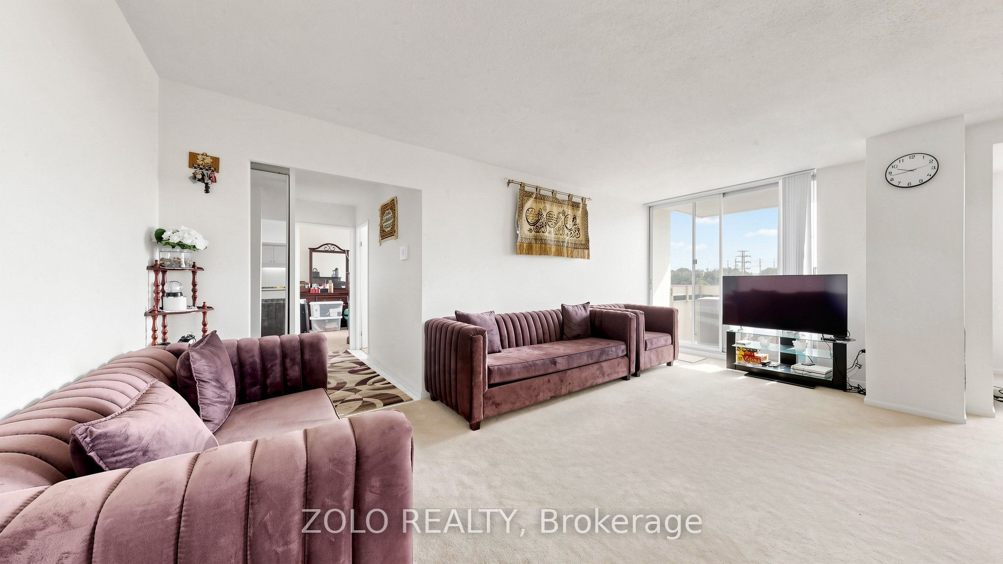 20 Edgecliff Golfway 915 Property Photo 7