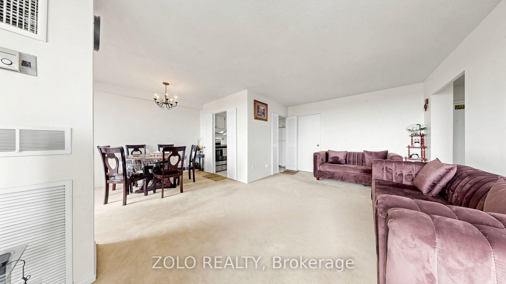 20 Edgecliff Golfway 915 Property Photo 9