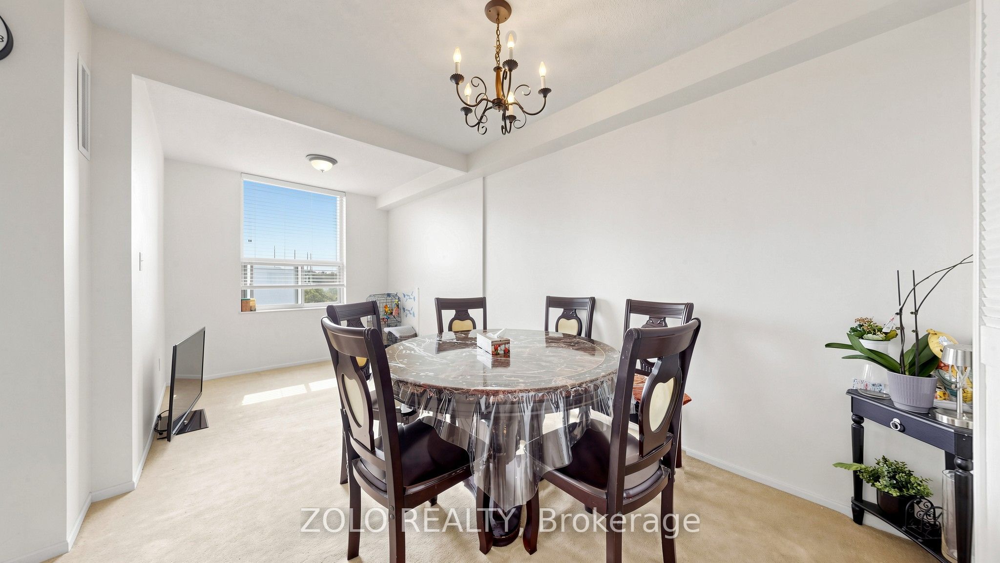 20 Edgecliff Golfway 915 Property Photo 11