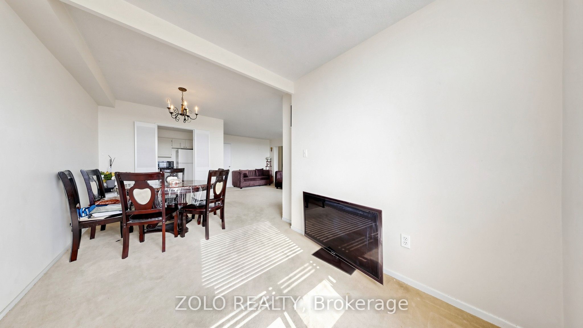 20 Edgecliff Golfway 915 Property Photo 14