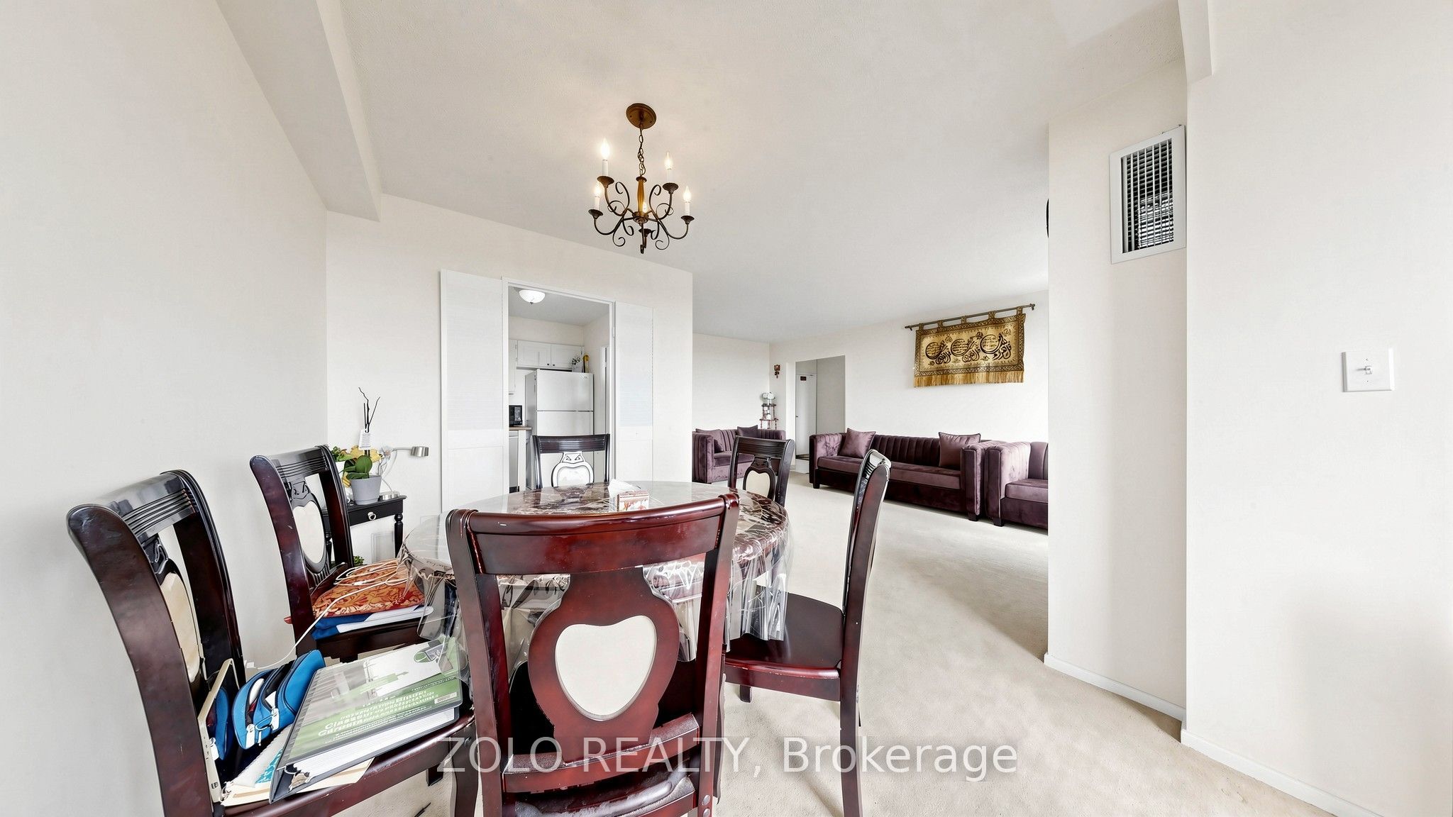 20 Edgecliff Golfway 915 Property Photo 15