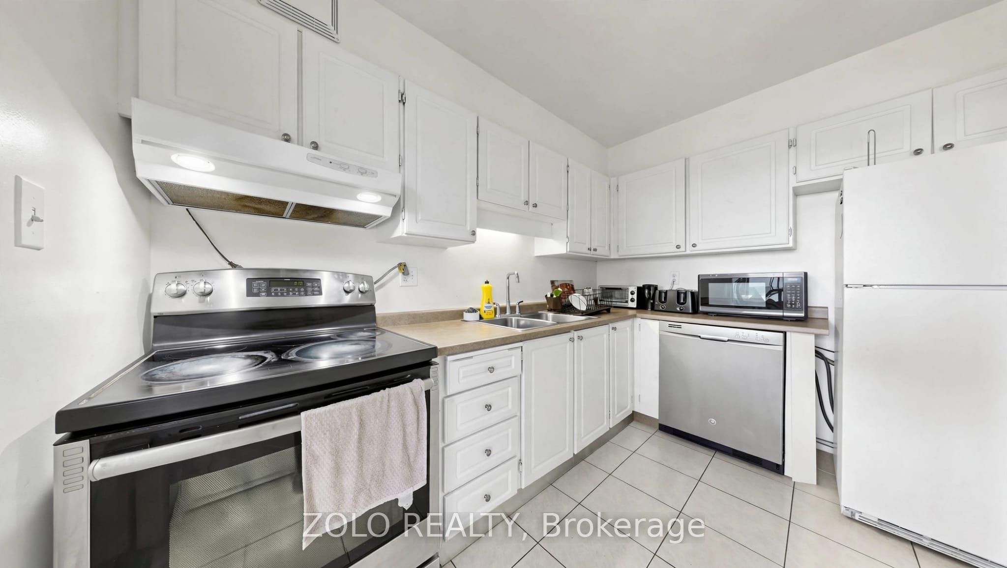 20 Edgecliff Golfway 915 Property Photo 19