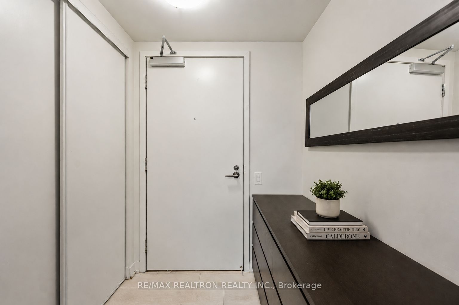 6 Sonic Way N2010 Property Photo 4