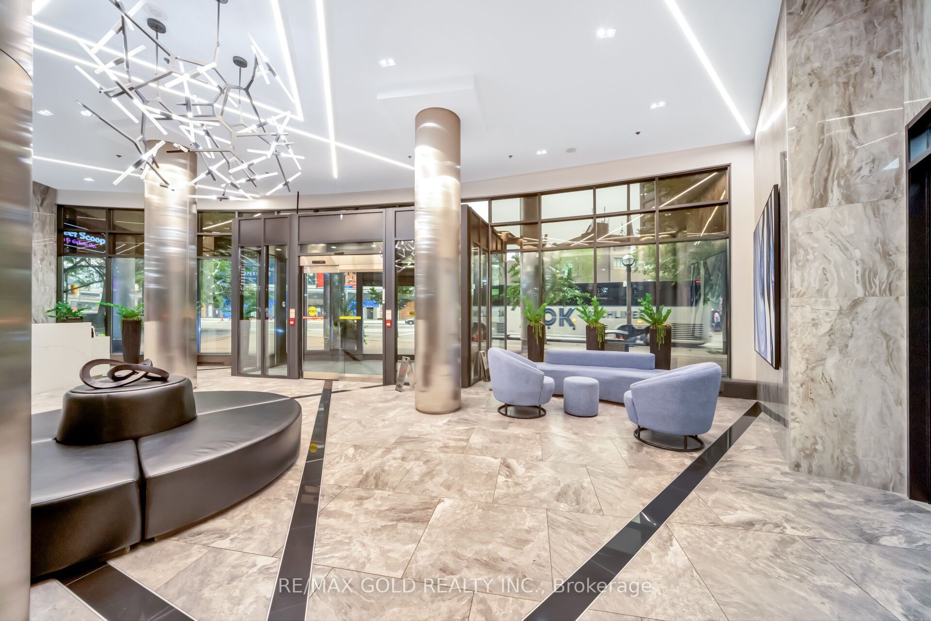 16 Yonge Street 1808 Property Photo 6