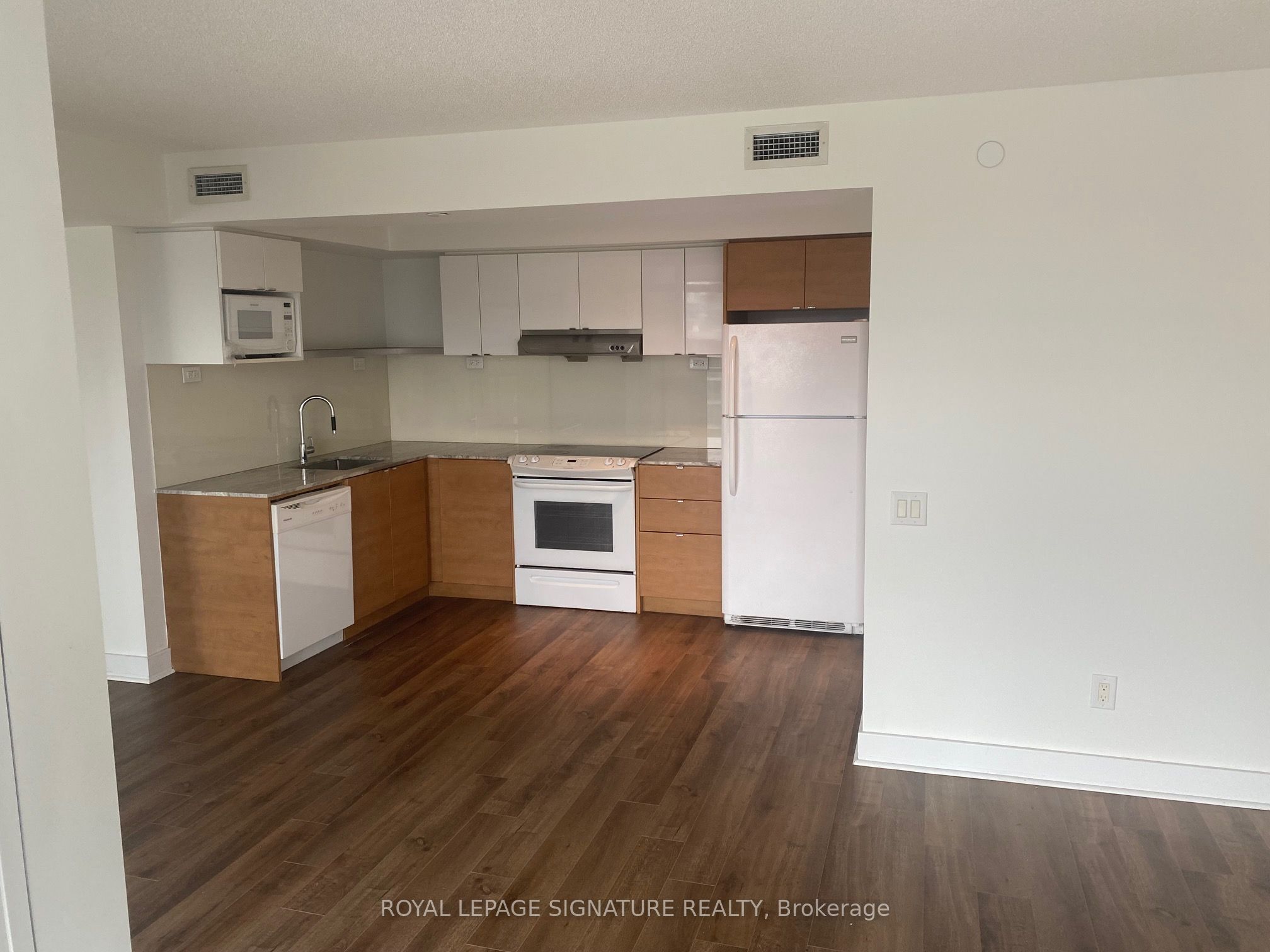 72 Esther Shiner Boulevard 1007 Property Photo 6