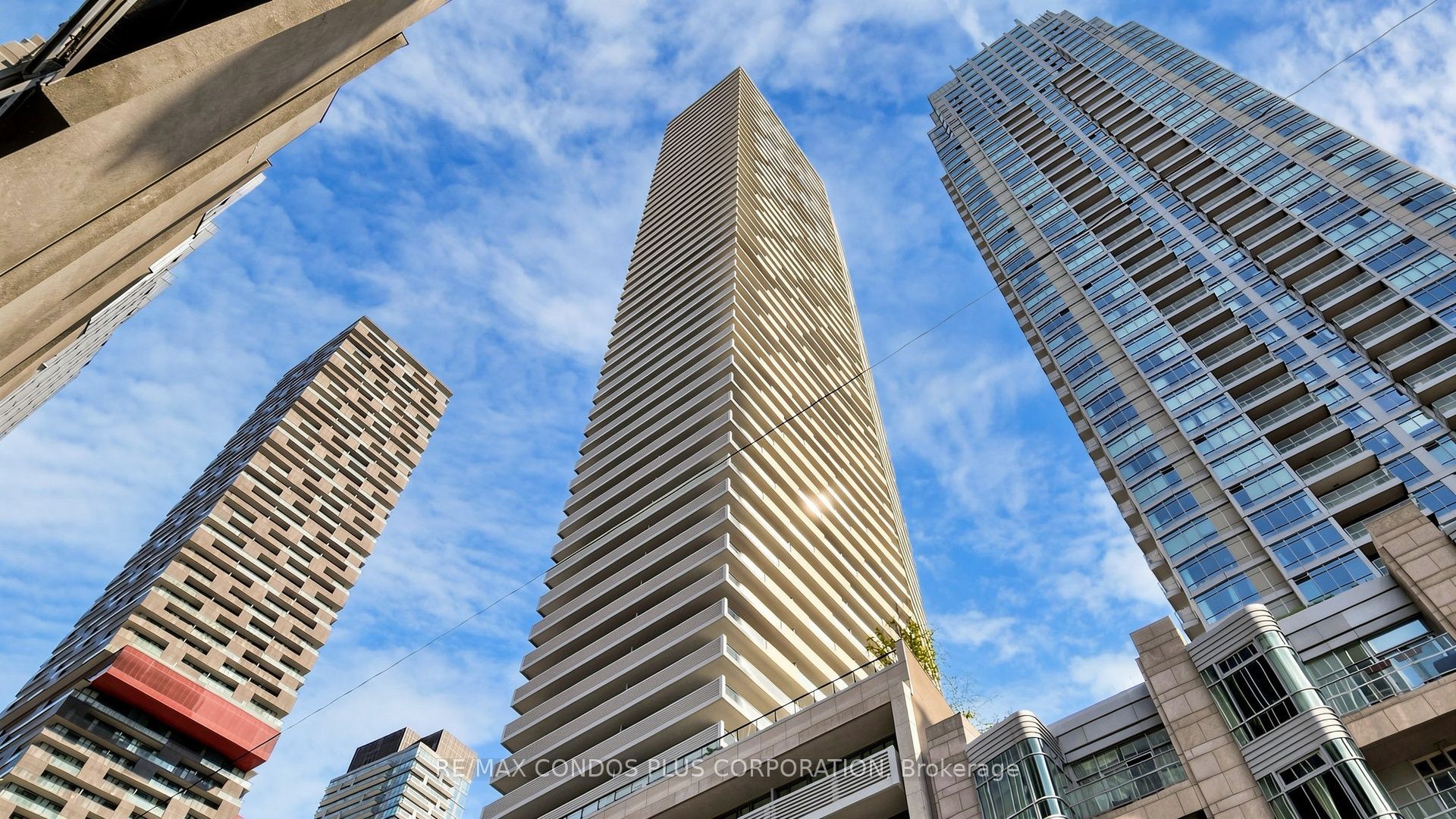 2221 Yonge Street 506 Property Photo 1
