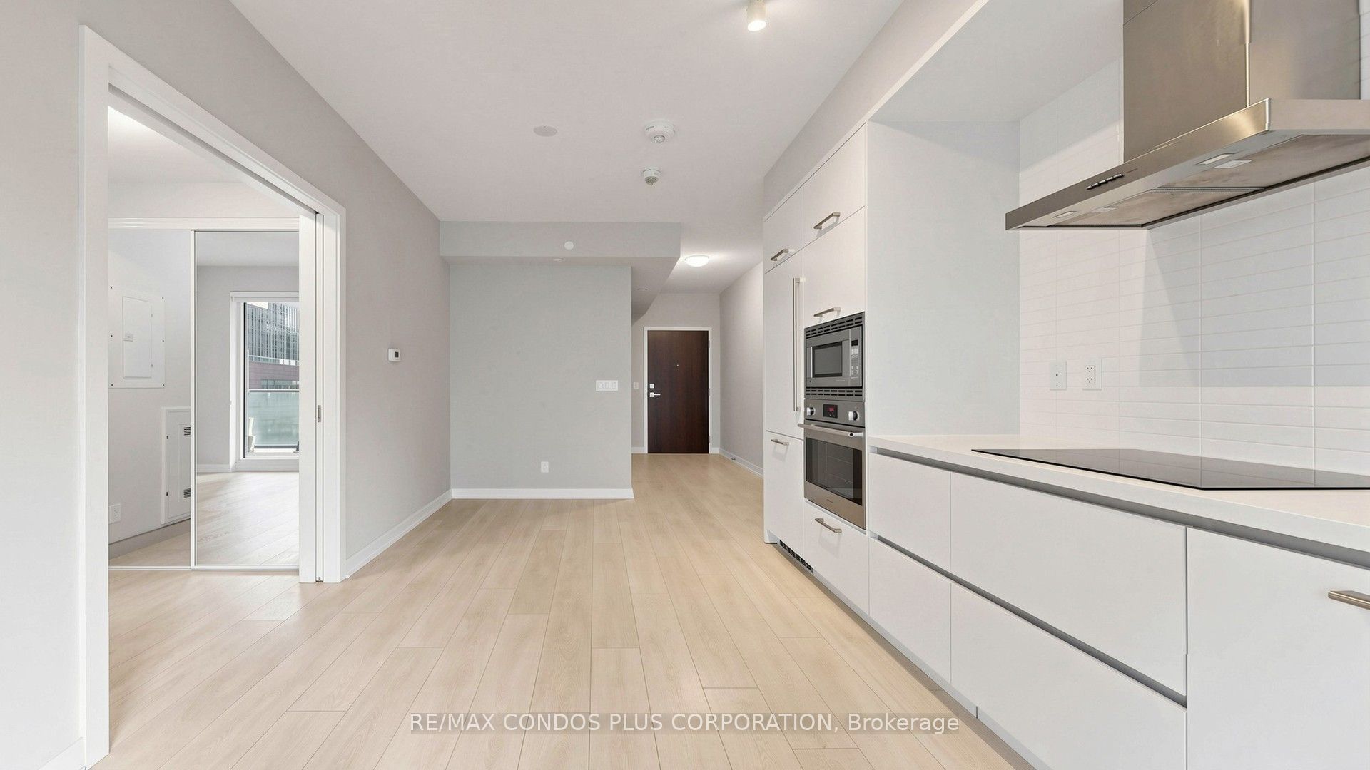 2221 Yonge Street 506 Property Photo 1