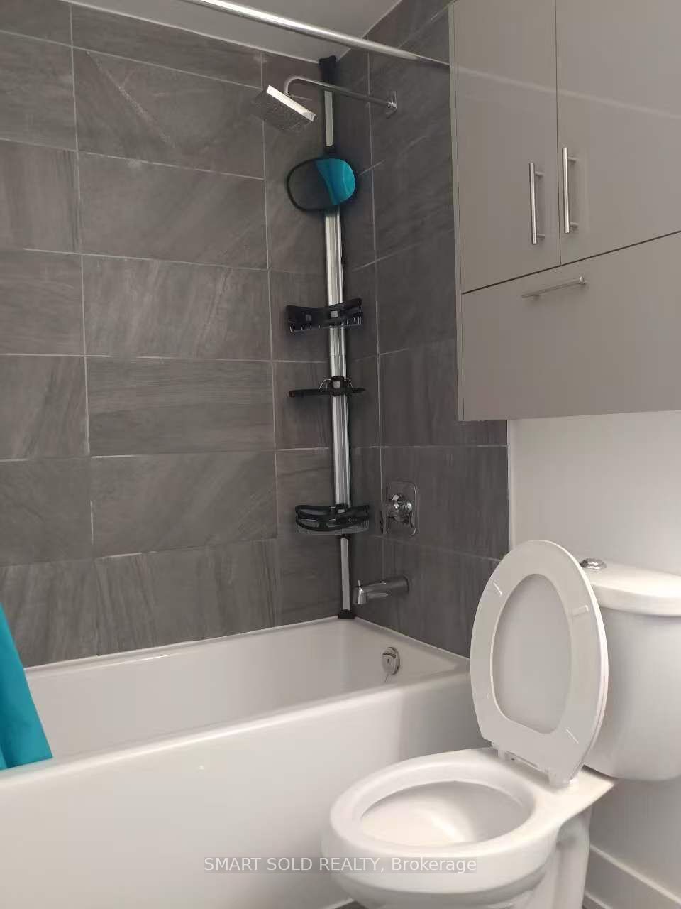 180 Fairview Mall Drive 807 Property Photo 7