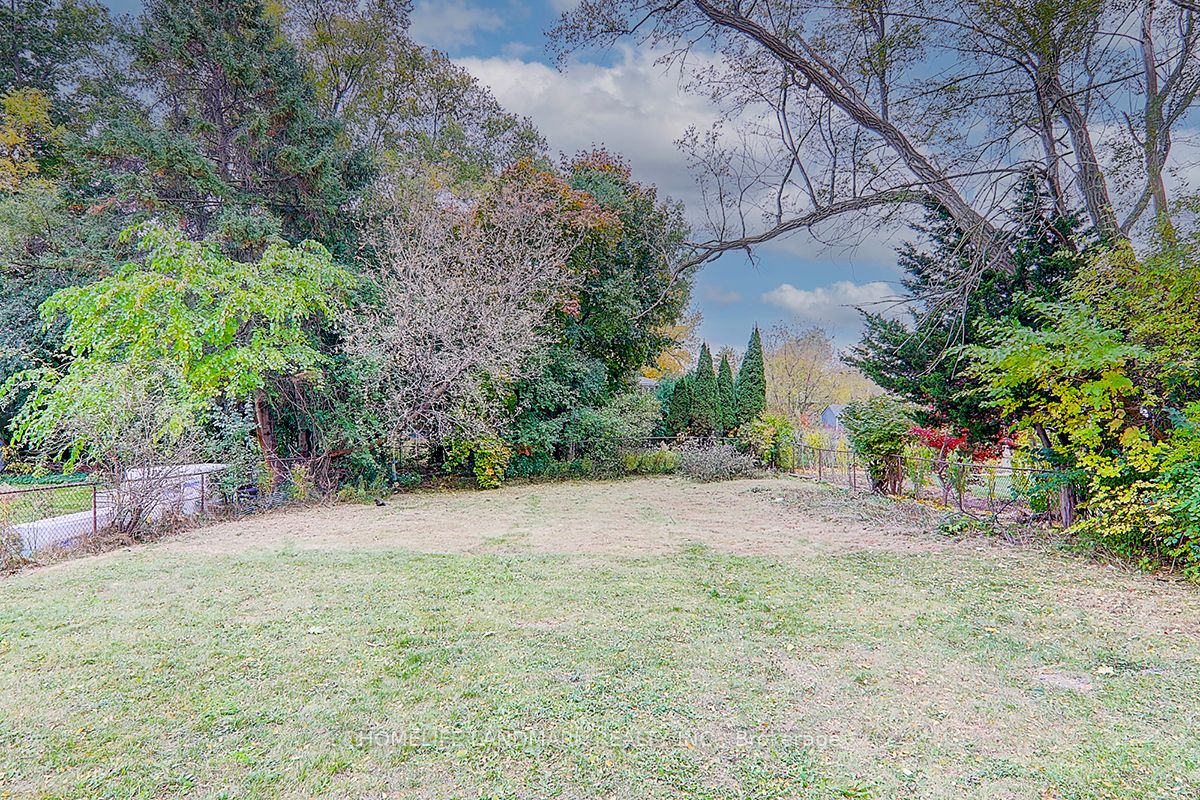 367 Cummer Avenue Property Photo 3