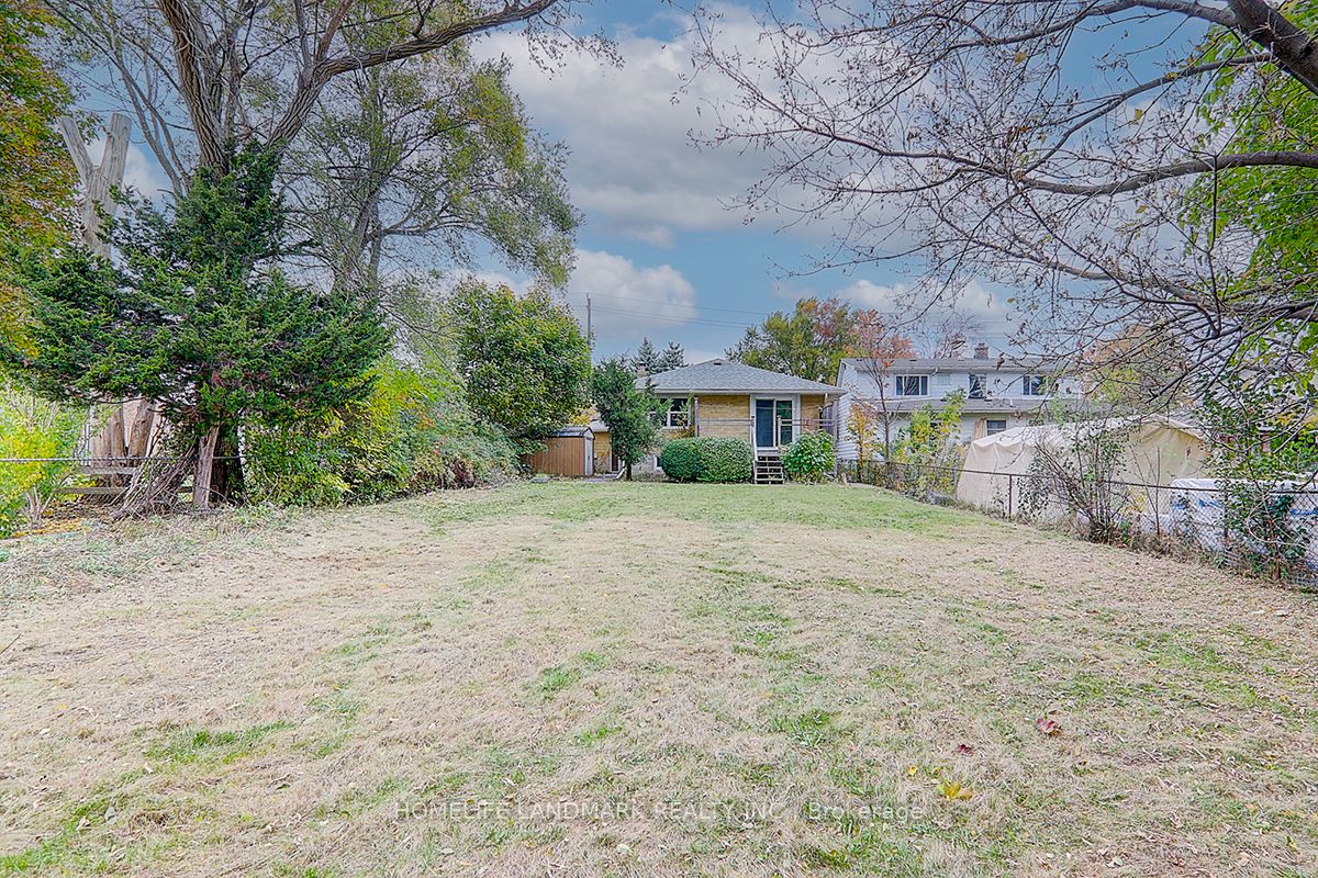 367 Cummer Avenue Property Photo 5